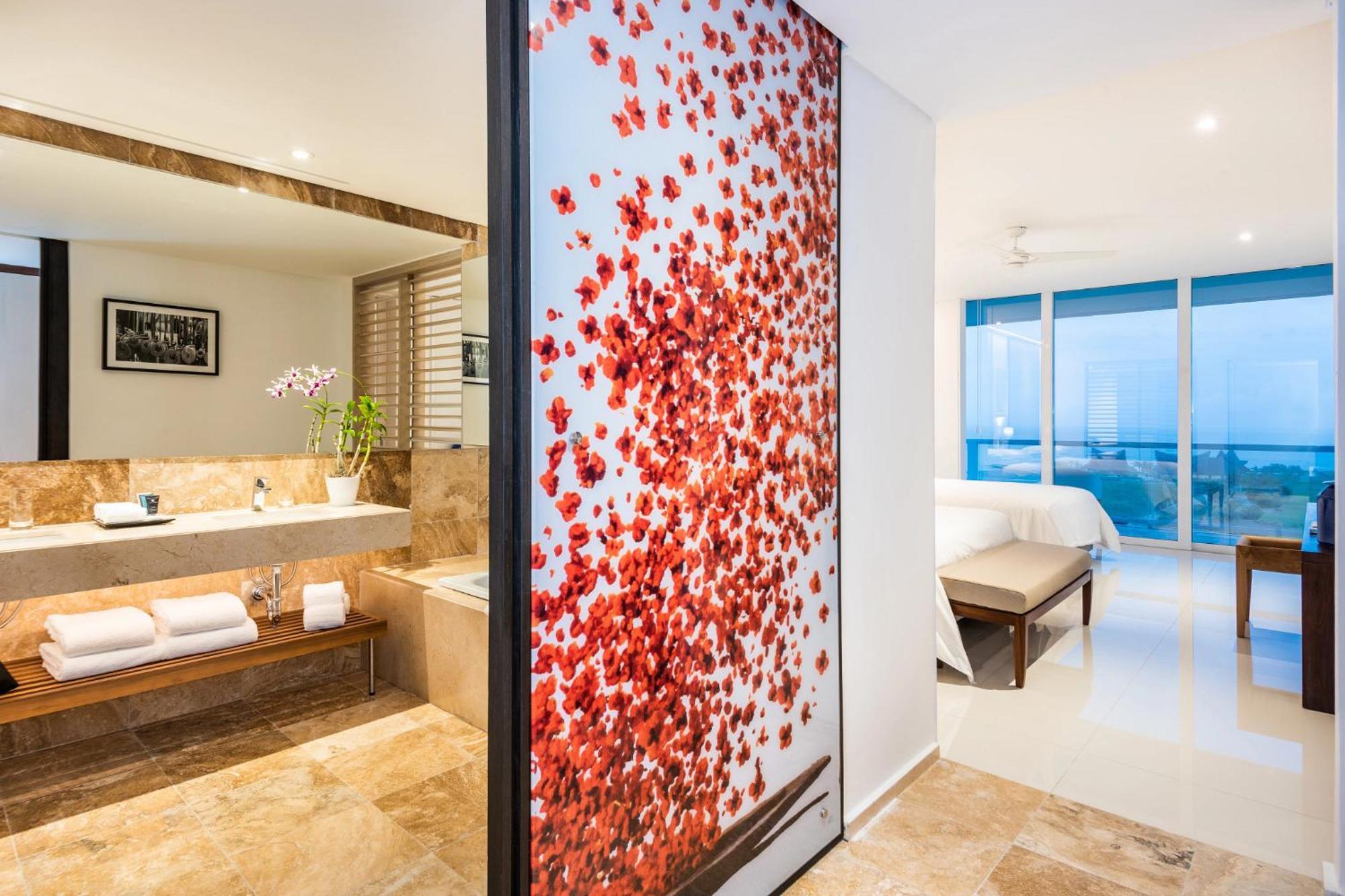 Suíte Júnior VIP Preferencial com Cama de Casal e Vista do Mar