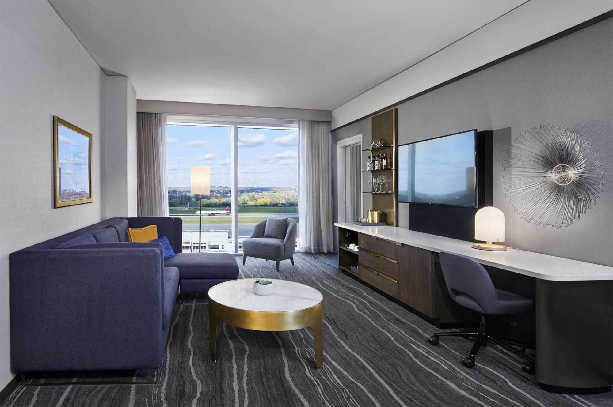 Junior King Suite