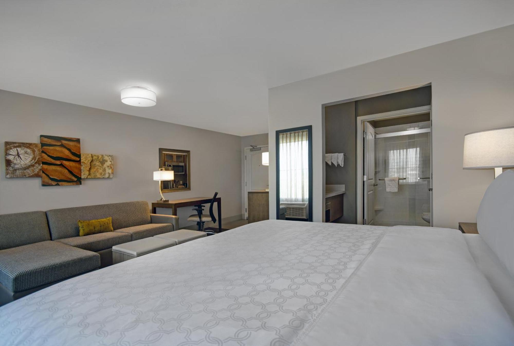 King Studio Suite