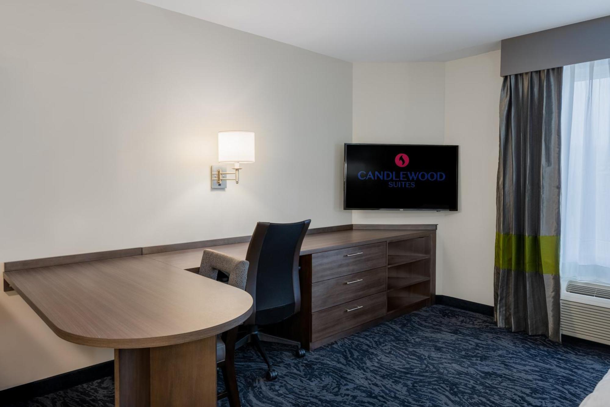 Queen Studio Suite with Two Queen Beds - Mobility Access Tub/Non-Smoking