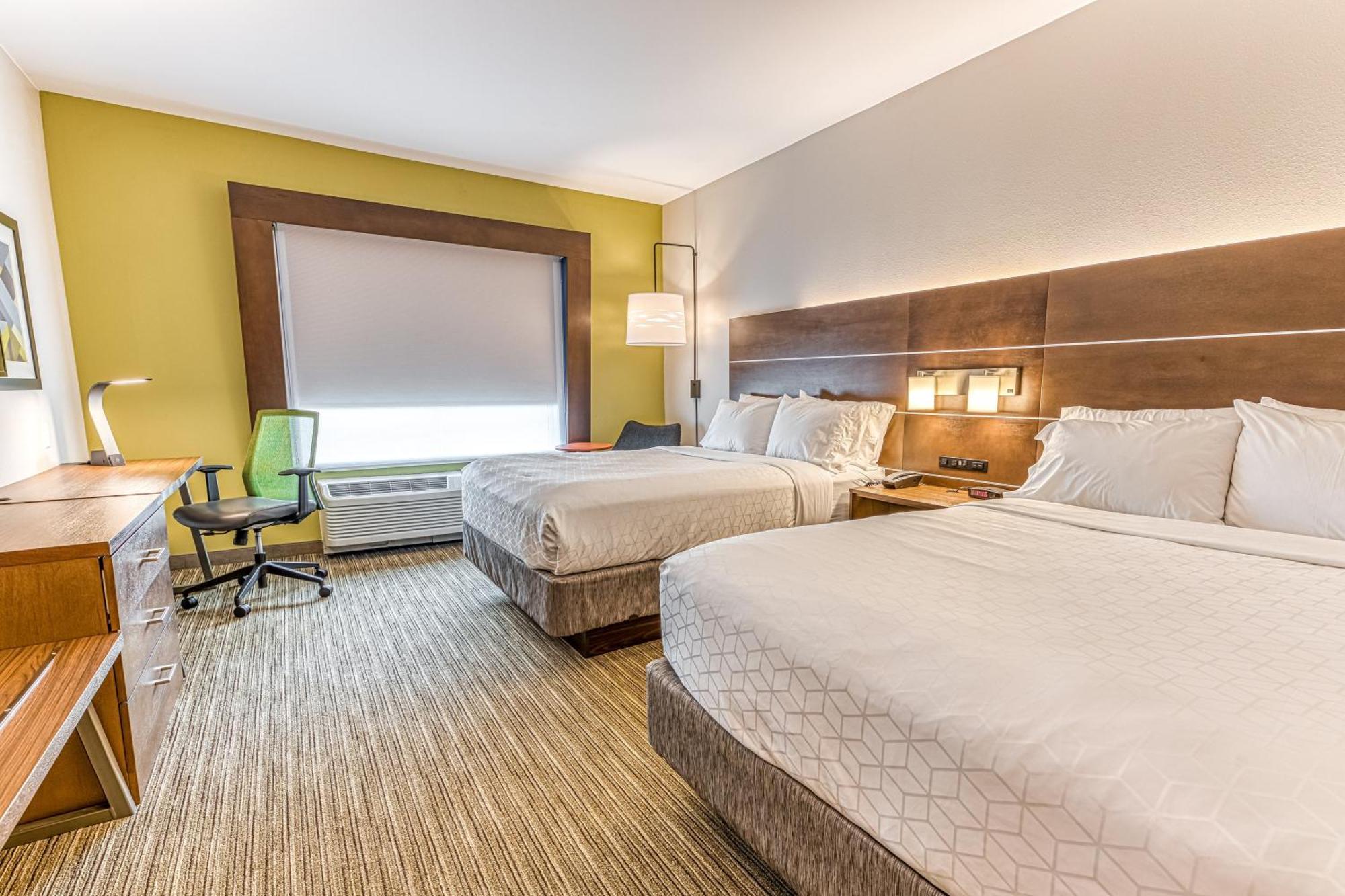 Standard Room with Two Queen Beds