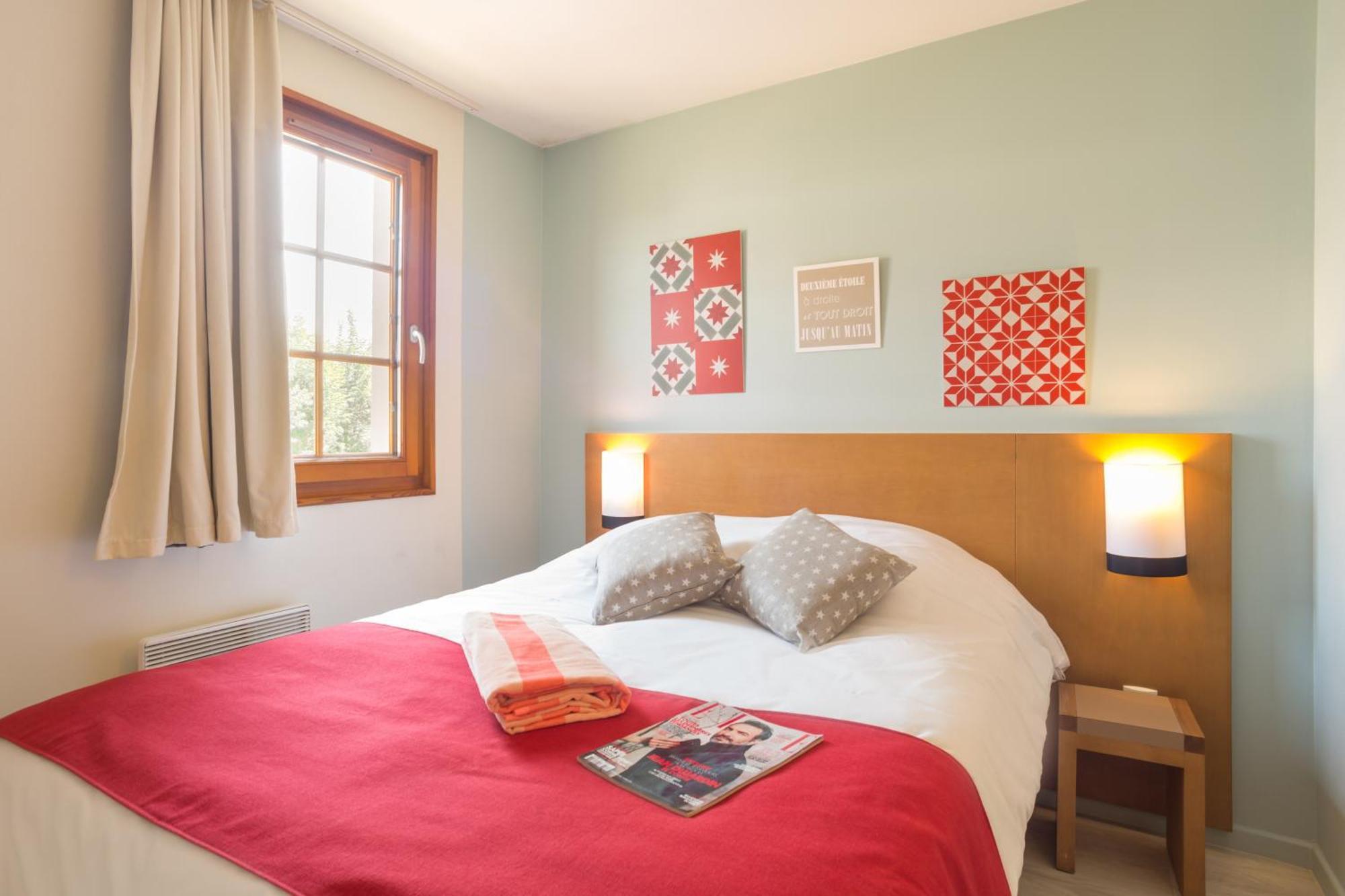 One-Bedroom Apartment Sleeping Alcove Garden View