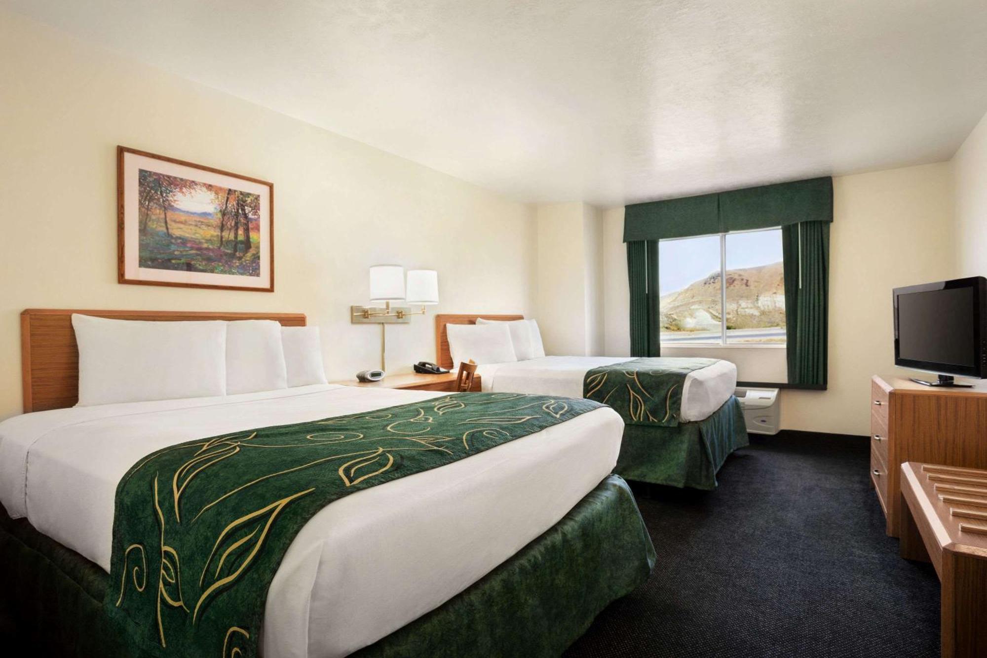 Queen Room with Two Queen Beds - Non-Smoking