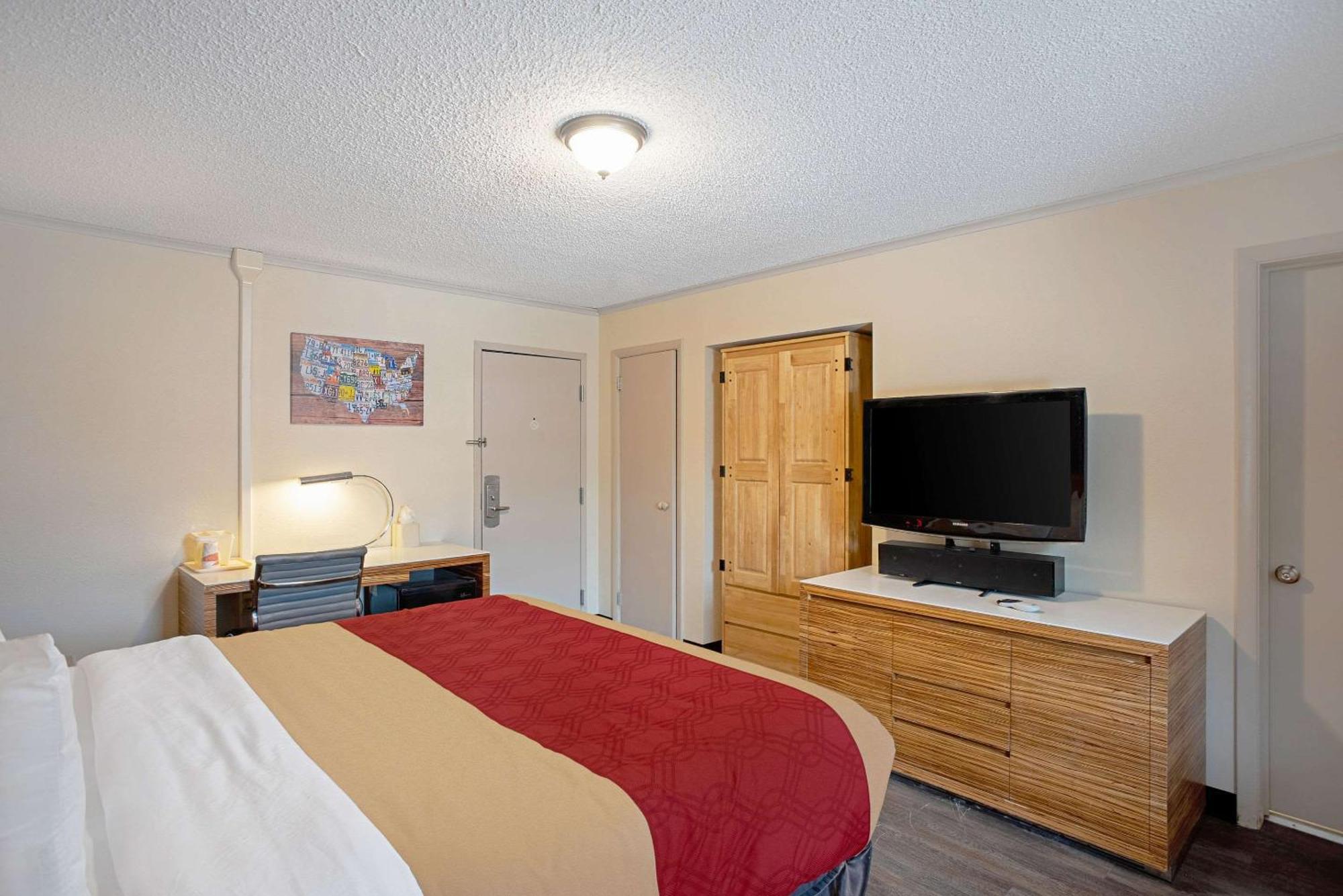 King Room - Non-Smoking