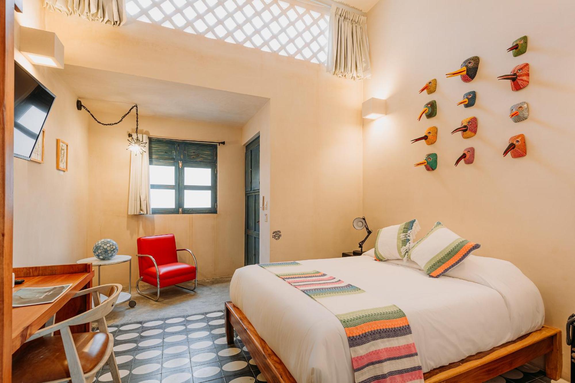 Traditional Room Air Conditioning Private Bathroom