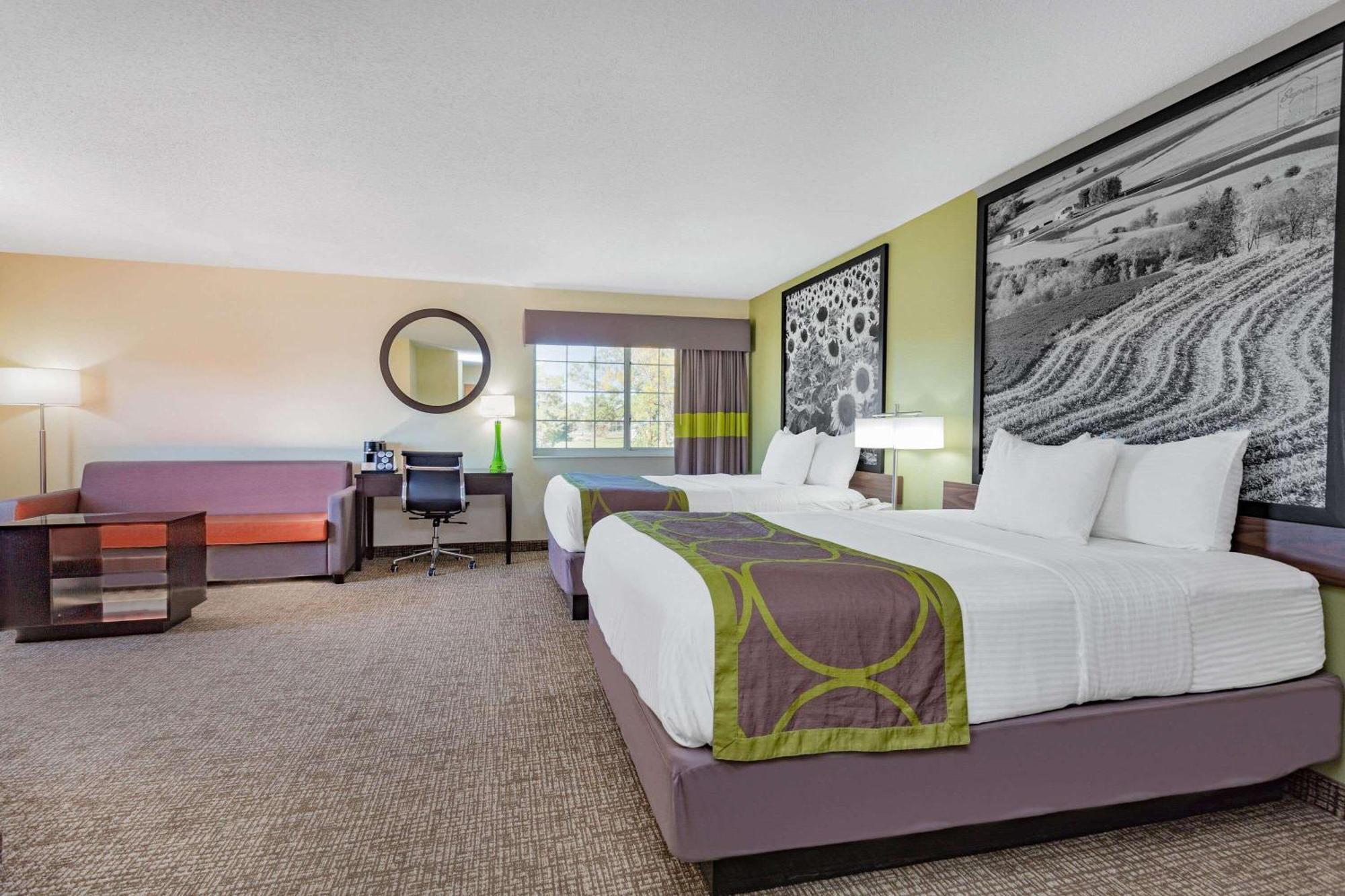 Deluxe Queen Suite with Two Queen Beds - Non-Smoking