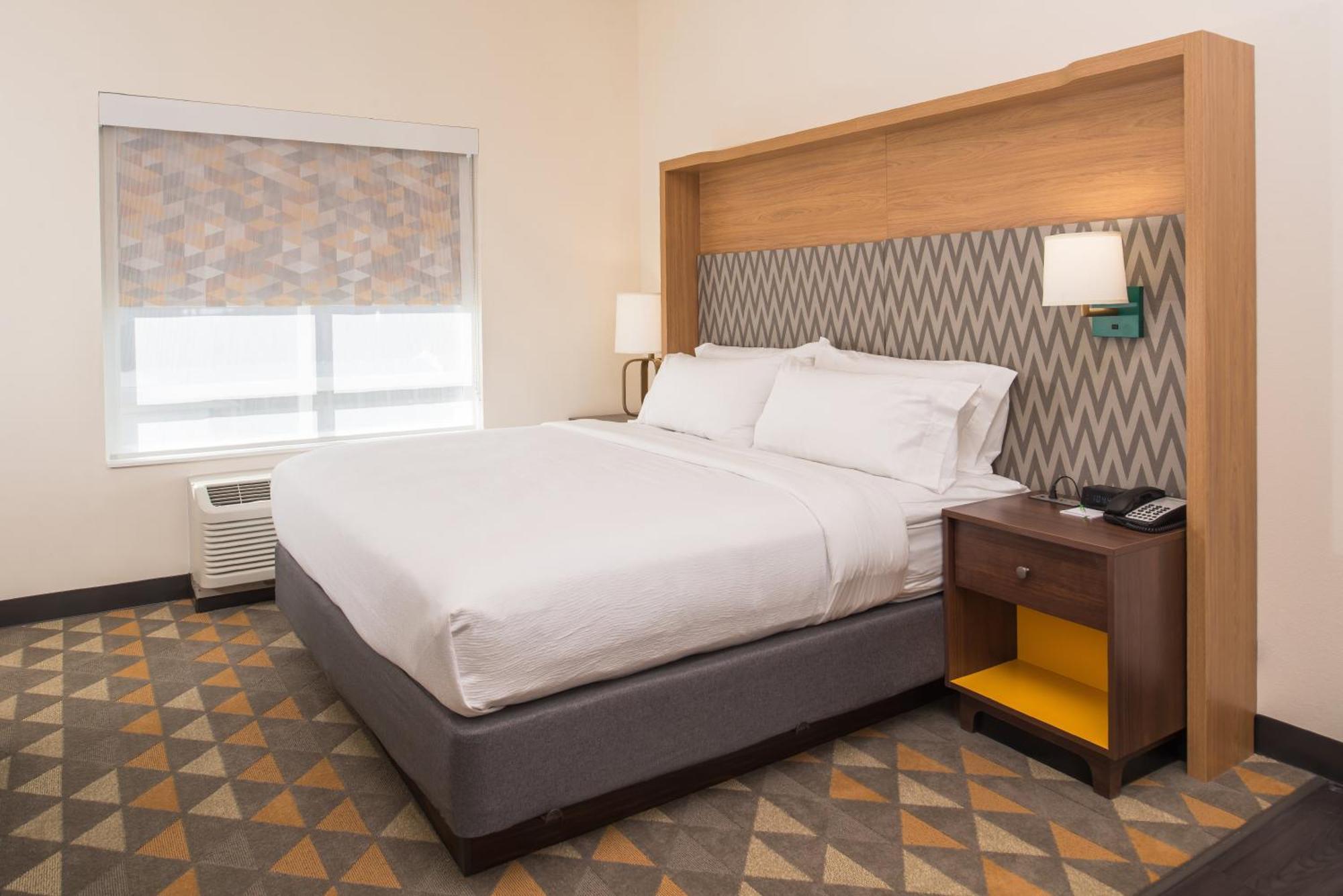 Standard King Room