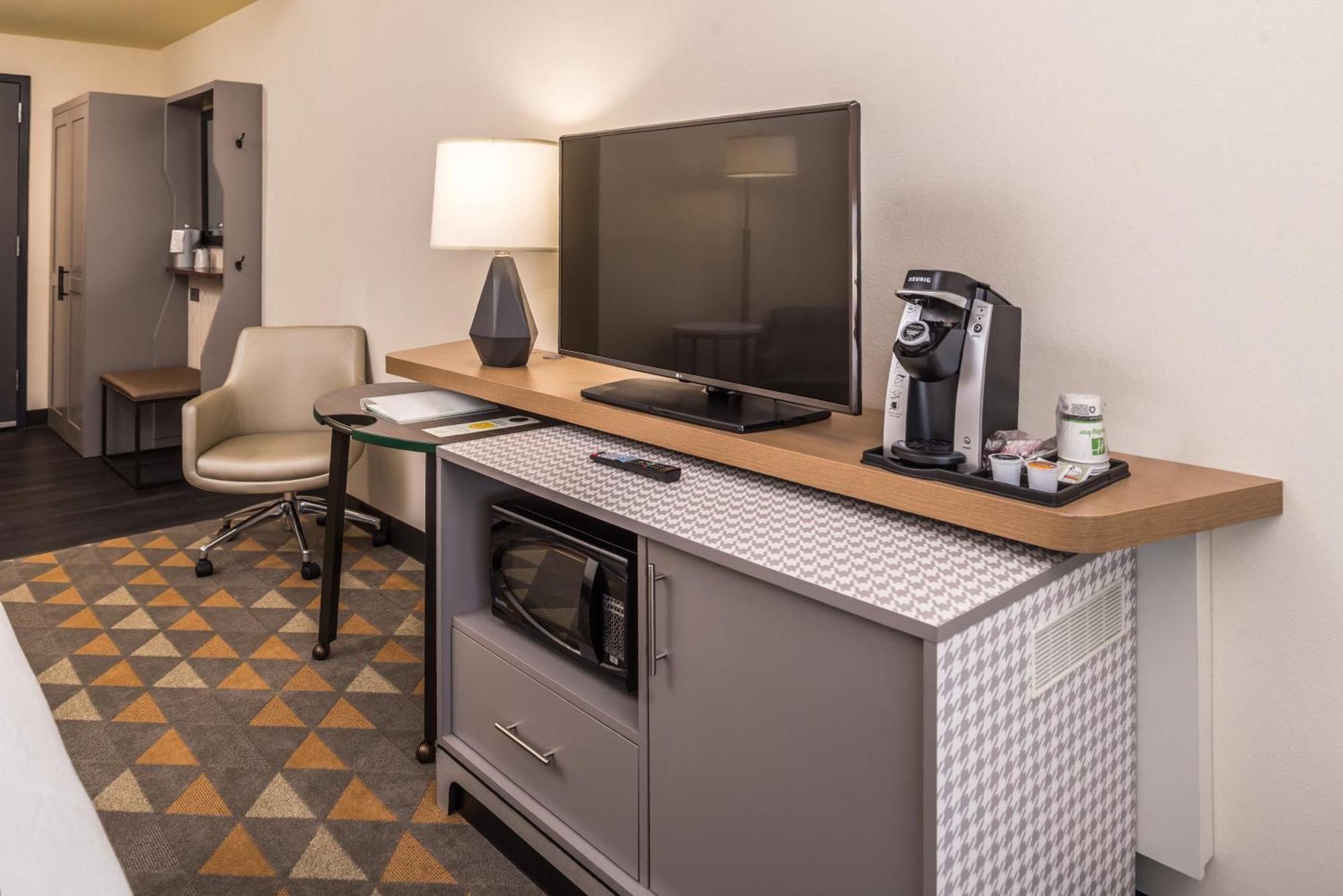 Standard King Room