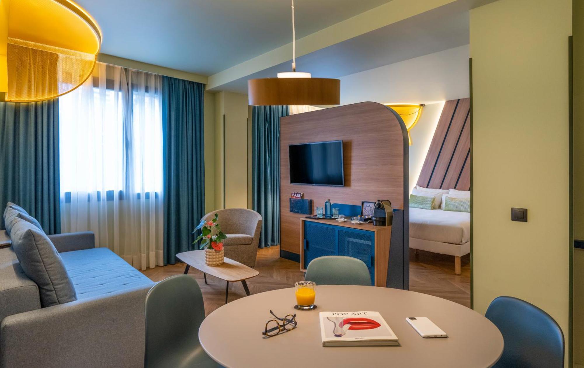 Double Room Lounge,1705080342:JPEG