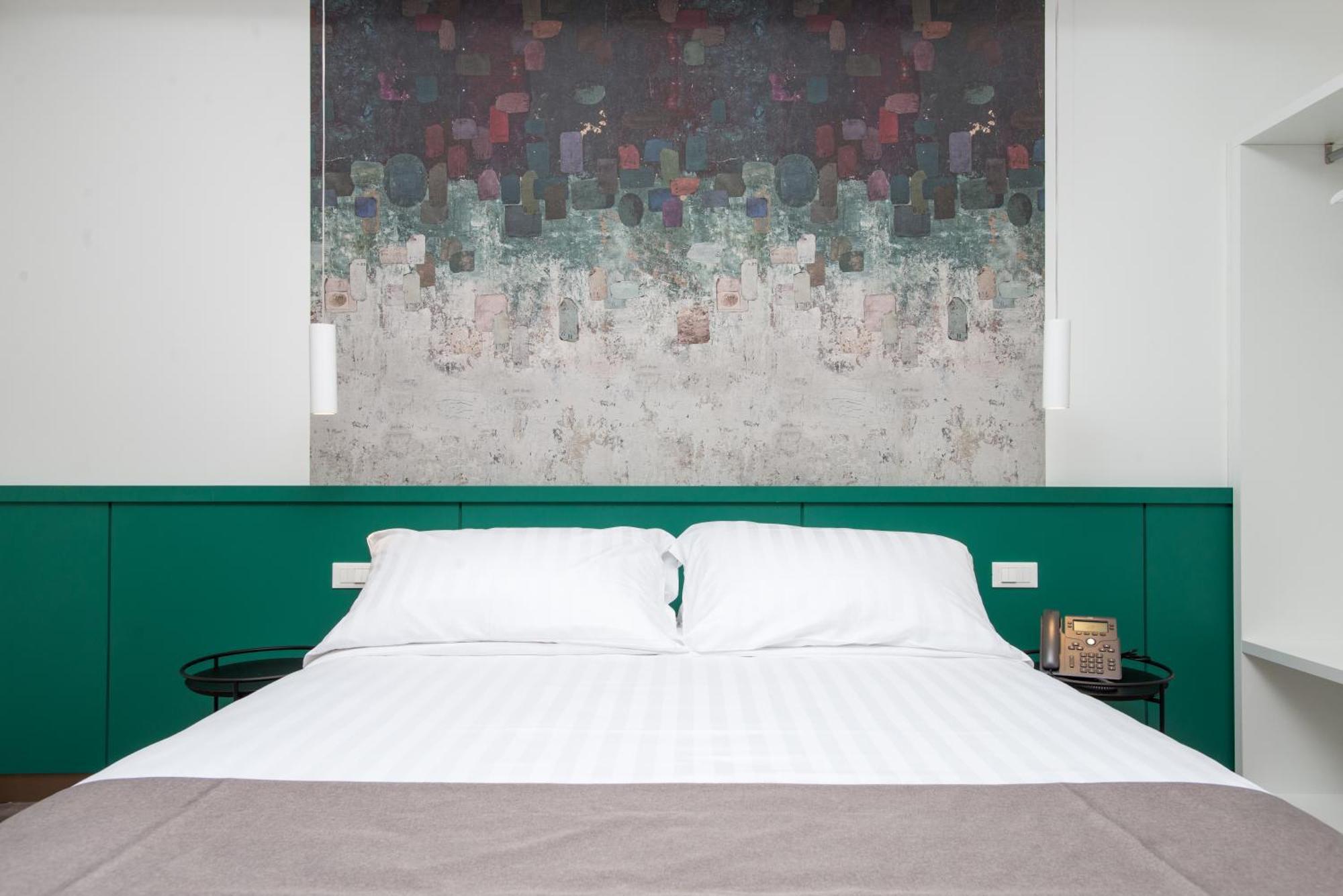 Standard Double or Twin Room an internal view the gallery