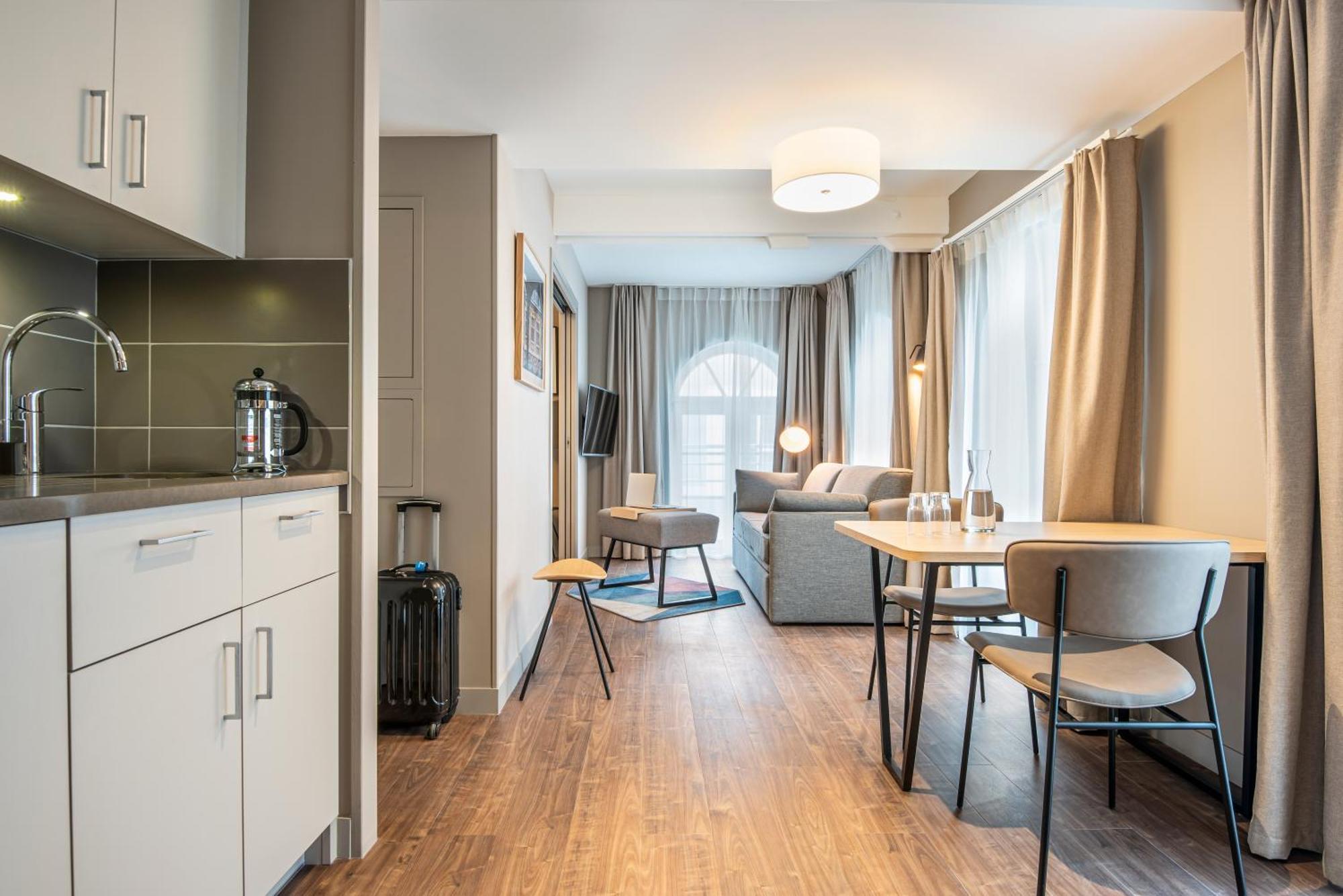 One-Bedroom Apartment