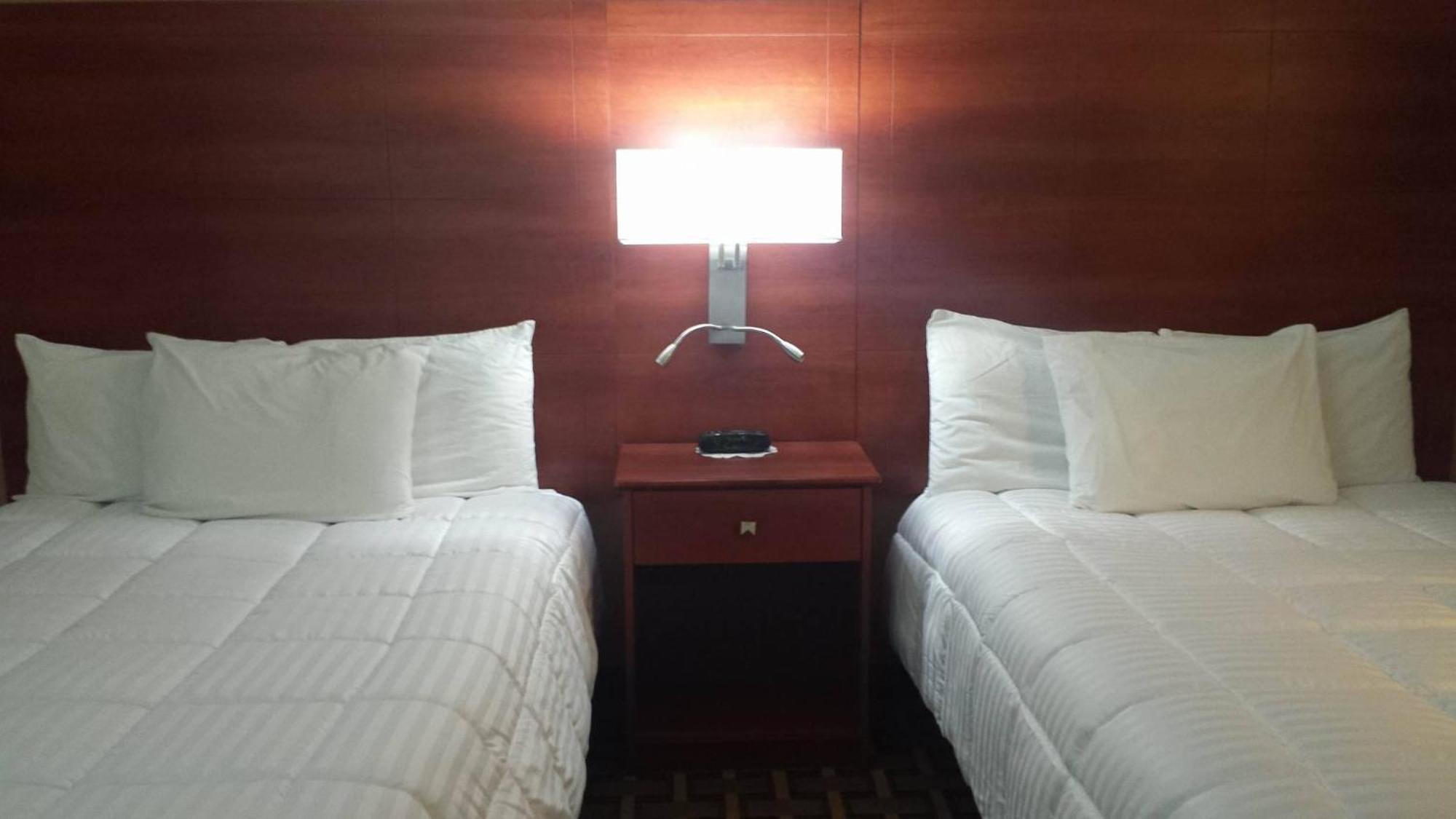 Queen Room Two Queen Beds Non-Smoking