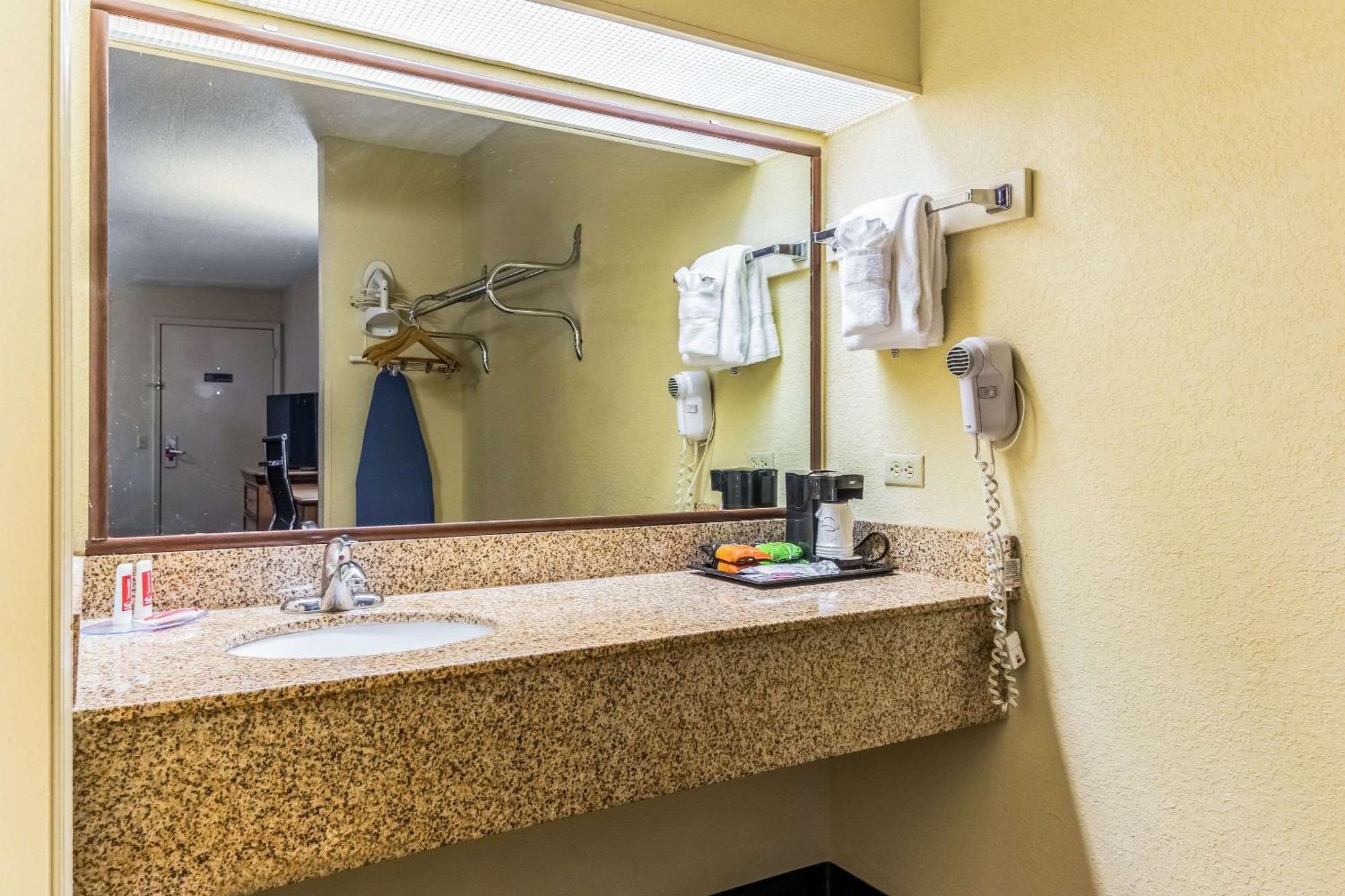 Double Room with Two Double Beds - Non-Smoking