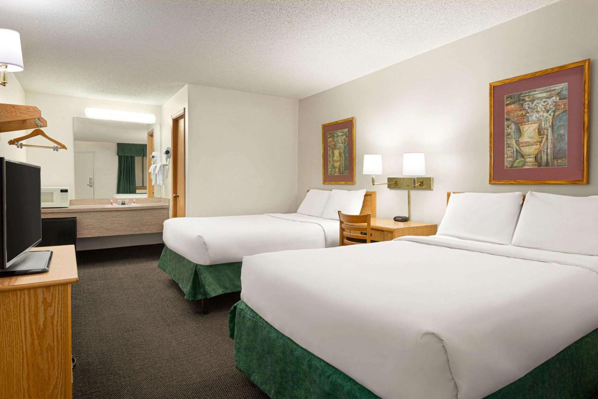 Double Room with Two Double Beds - Non-Smoking