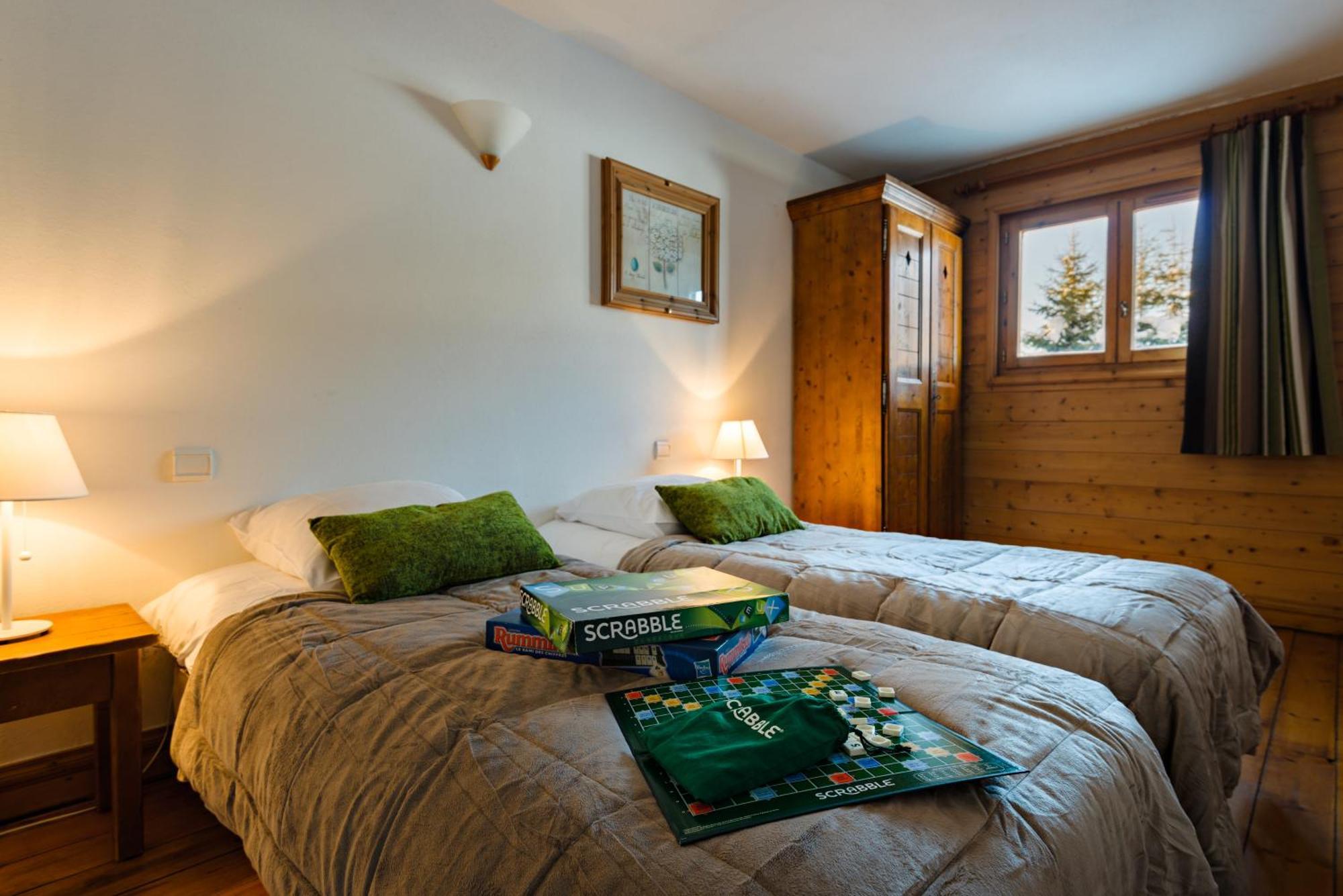 One-Bedroom Apartment Alcove