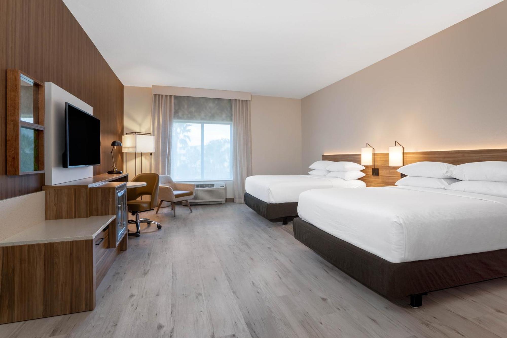 Queen Suite Two Queen Beds Mobility Access No Resort Fee