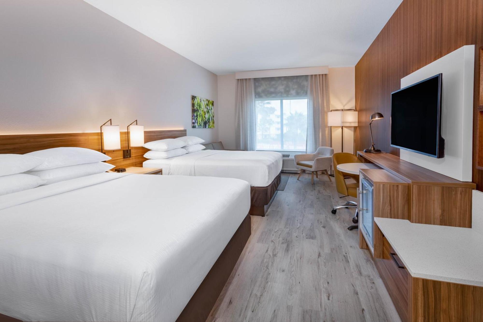 Suíte com 2 Camas Queen-size e Sofá-cama (Sem Taxa de Resort)
