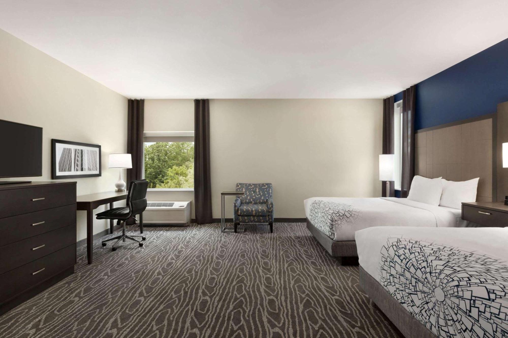 Executive Superior Room Two Queen Beds Non-Smoking