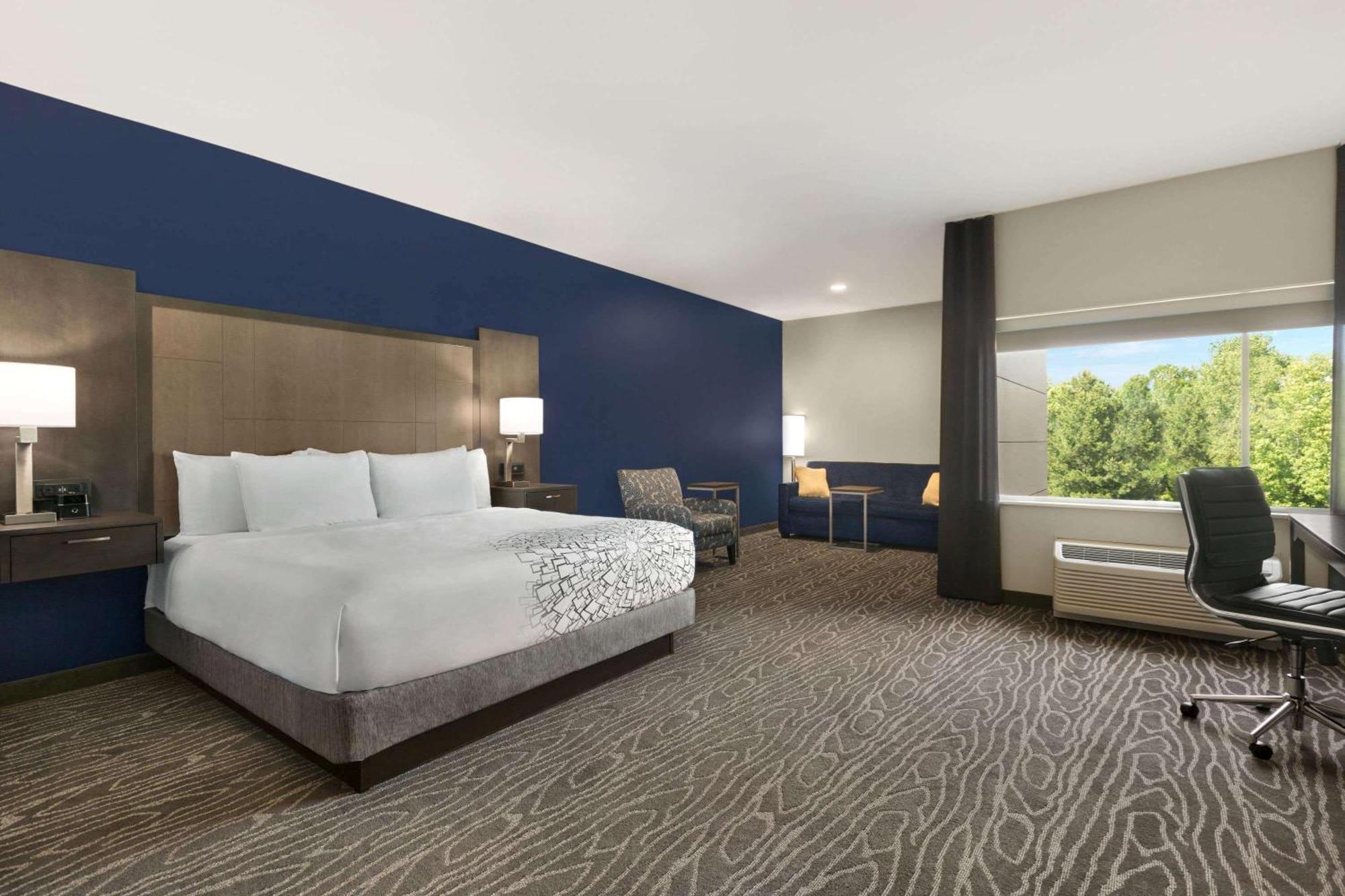 Executive King Room Sofa Bed