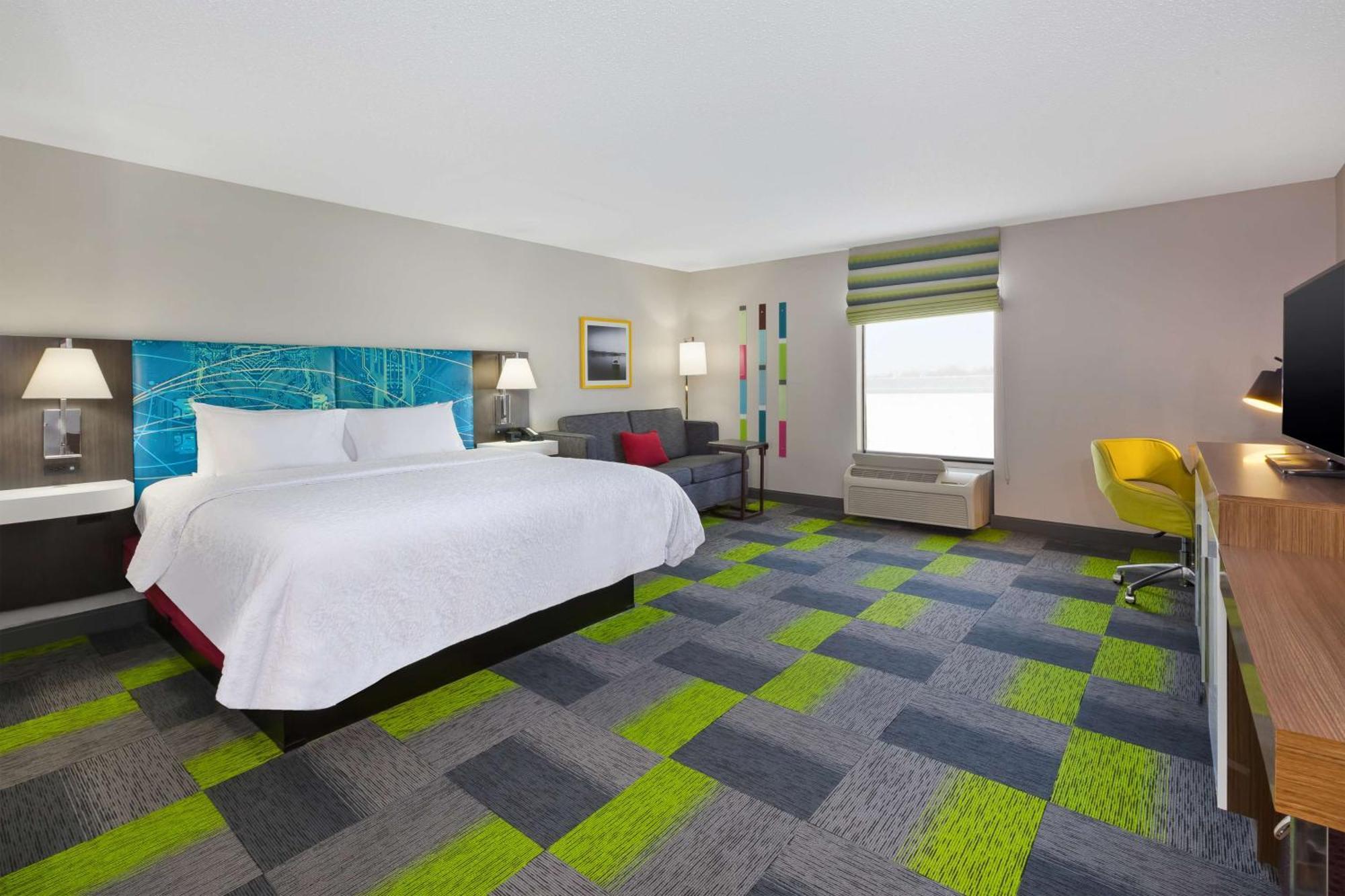 King Room with Sofa Bed - Non-Smoking
