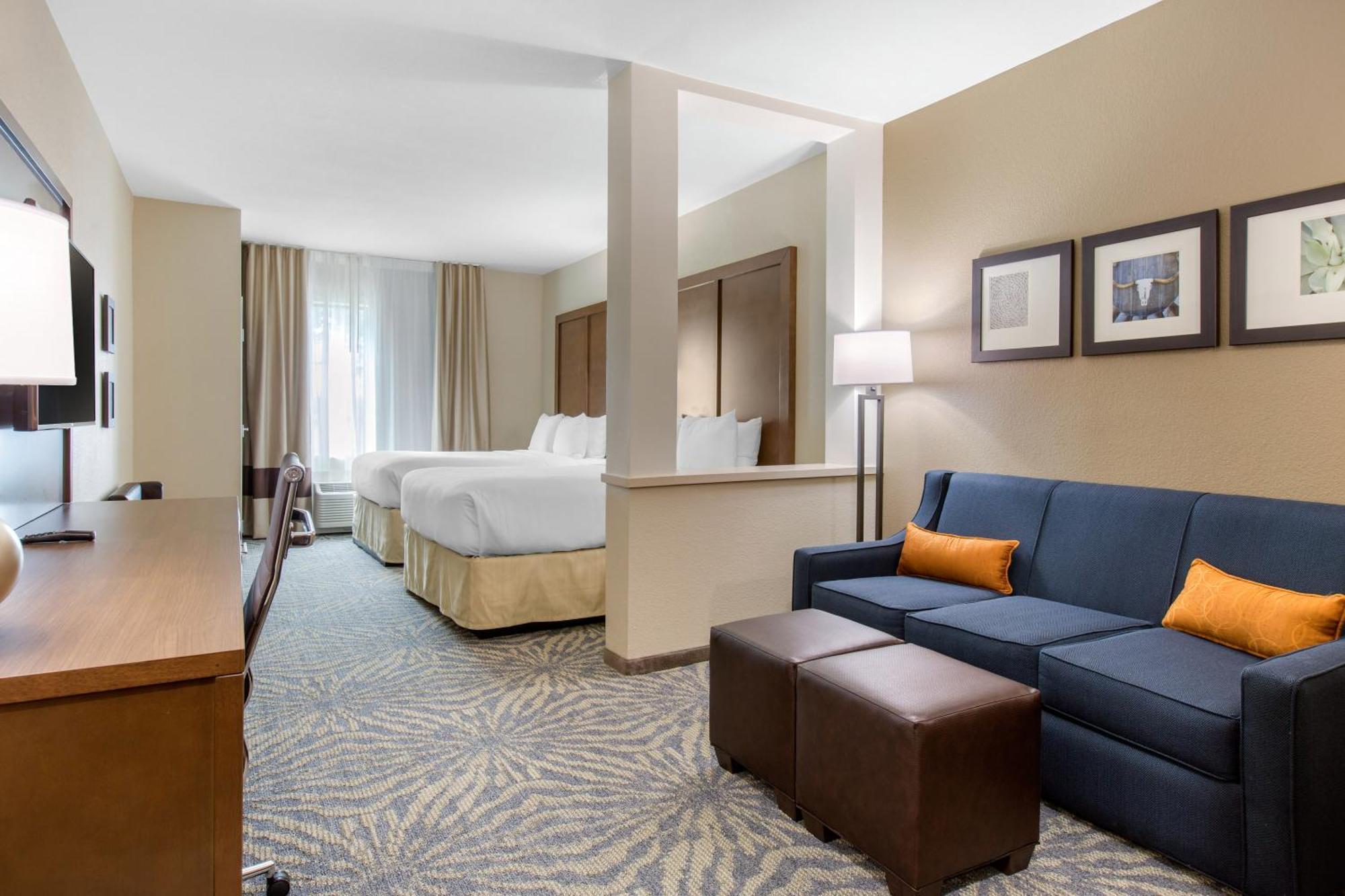 Queen Suite Two Queen Beds Non-Smoking