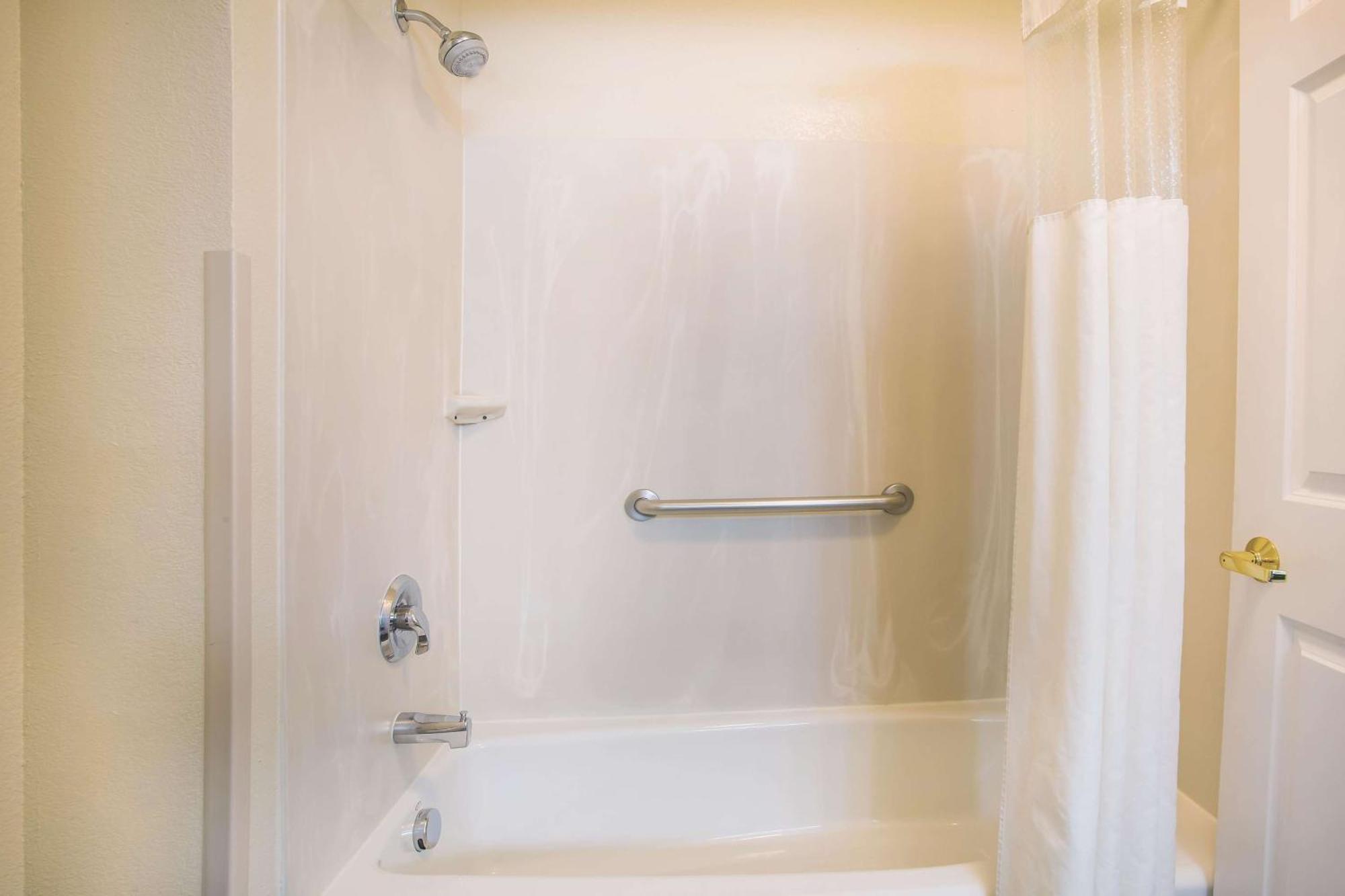 King Room Jetted Tub Non-Smoking,1285459732:JPEG