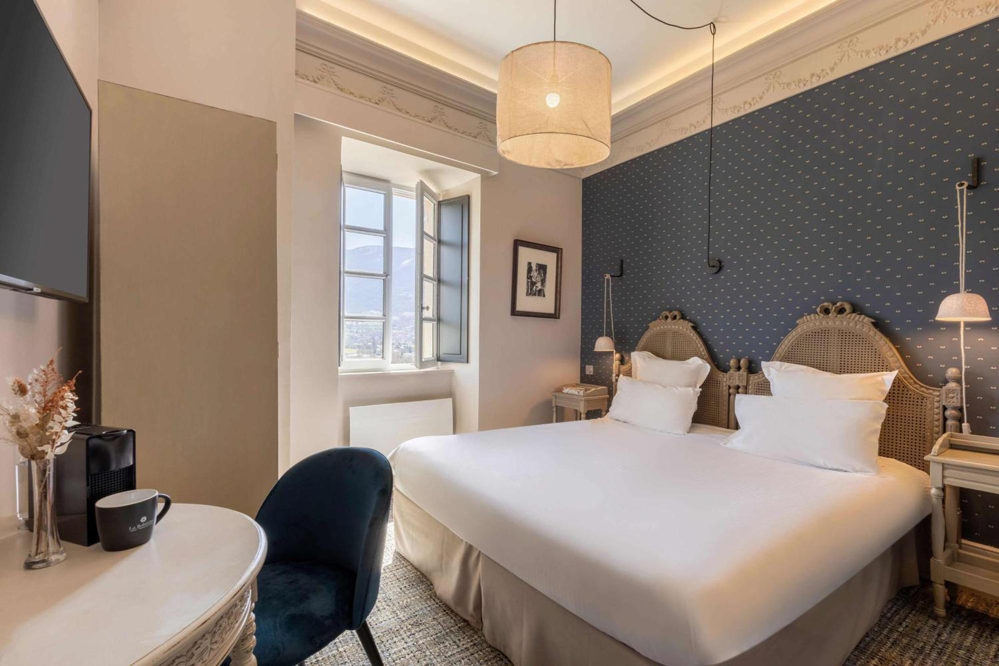Classic Queen Room