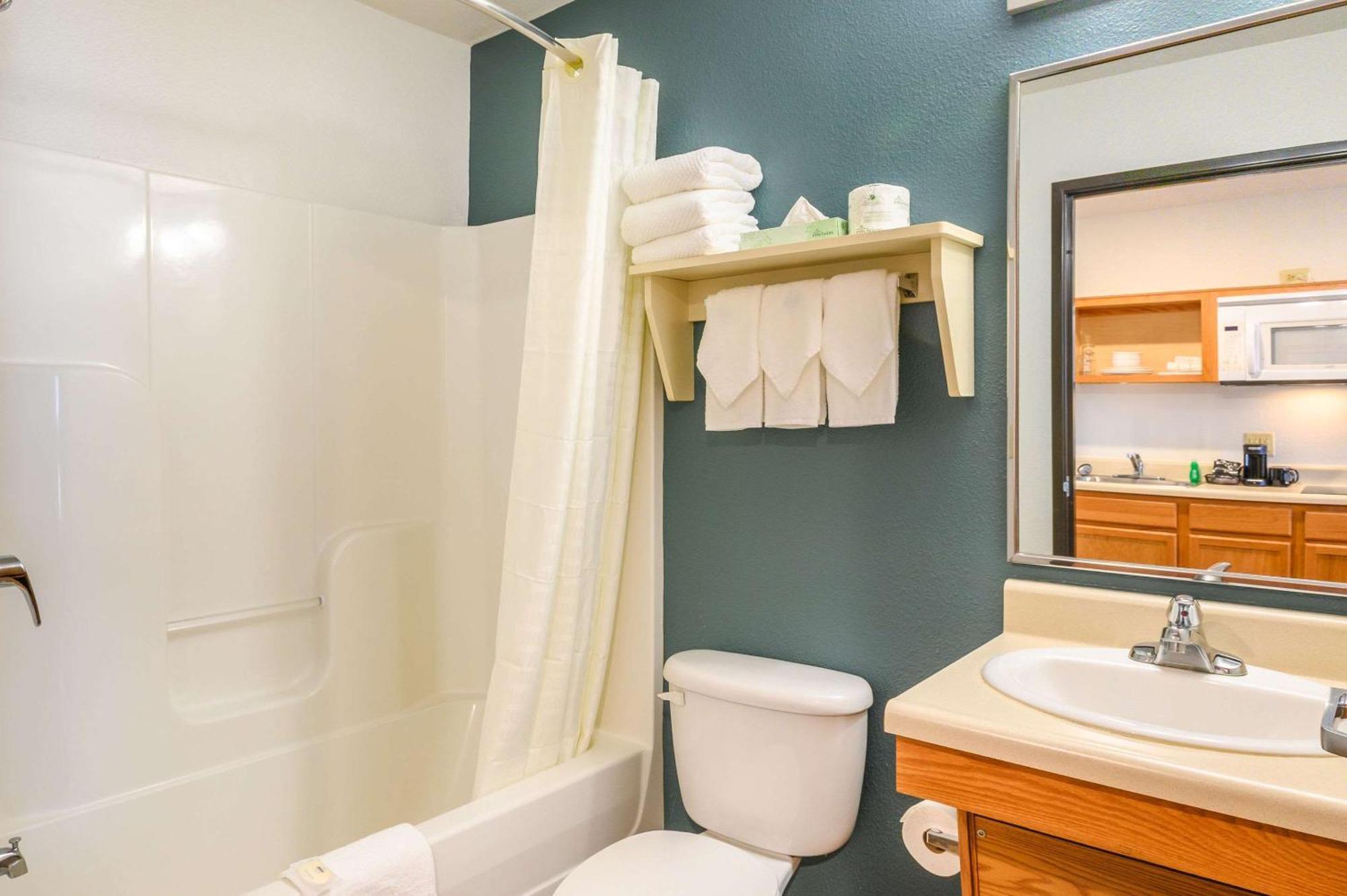 Double Room with Two Double Beds - Non-Smoking