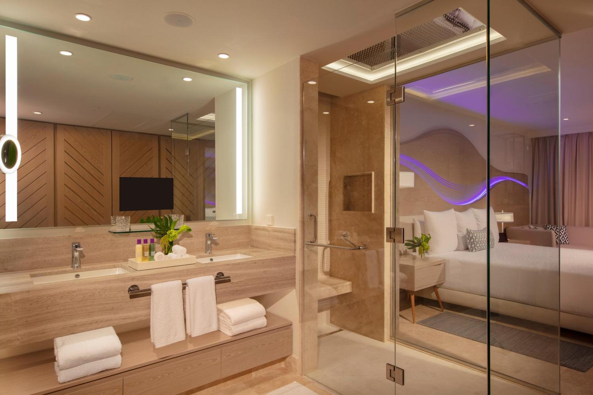 Allure Junior Suite Ocean View King