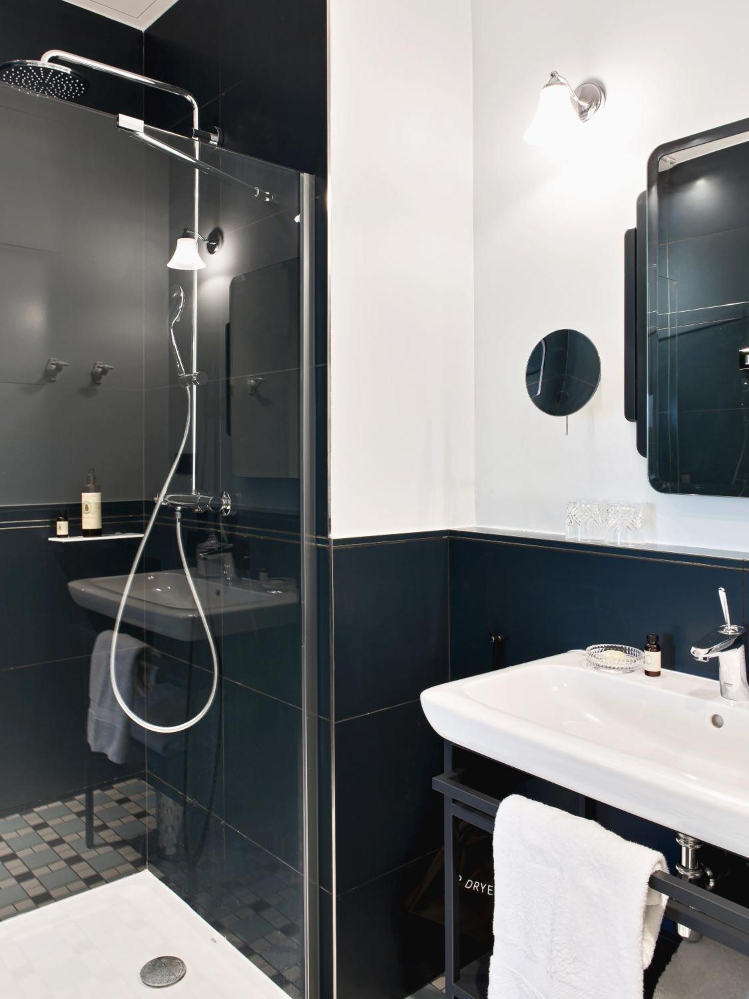 Chambre Double ou Lits Jumeaux avec Terrasse - « Aubépine » - Maison Boileau - 39 Rue Boileau