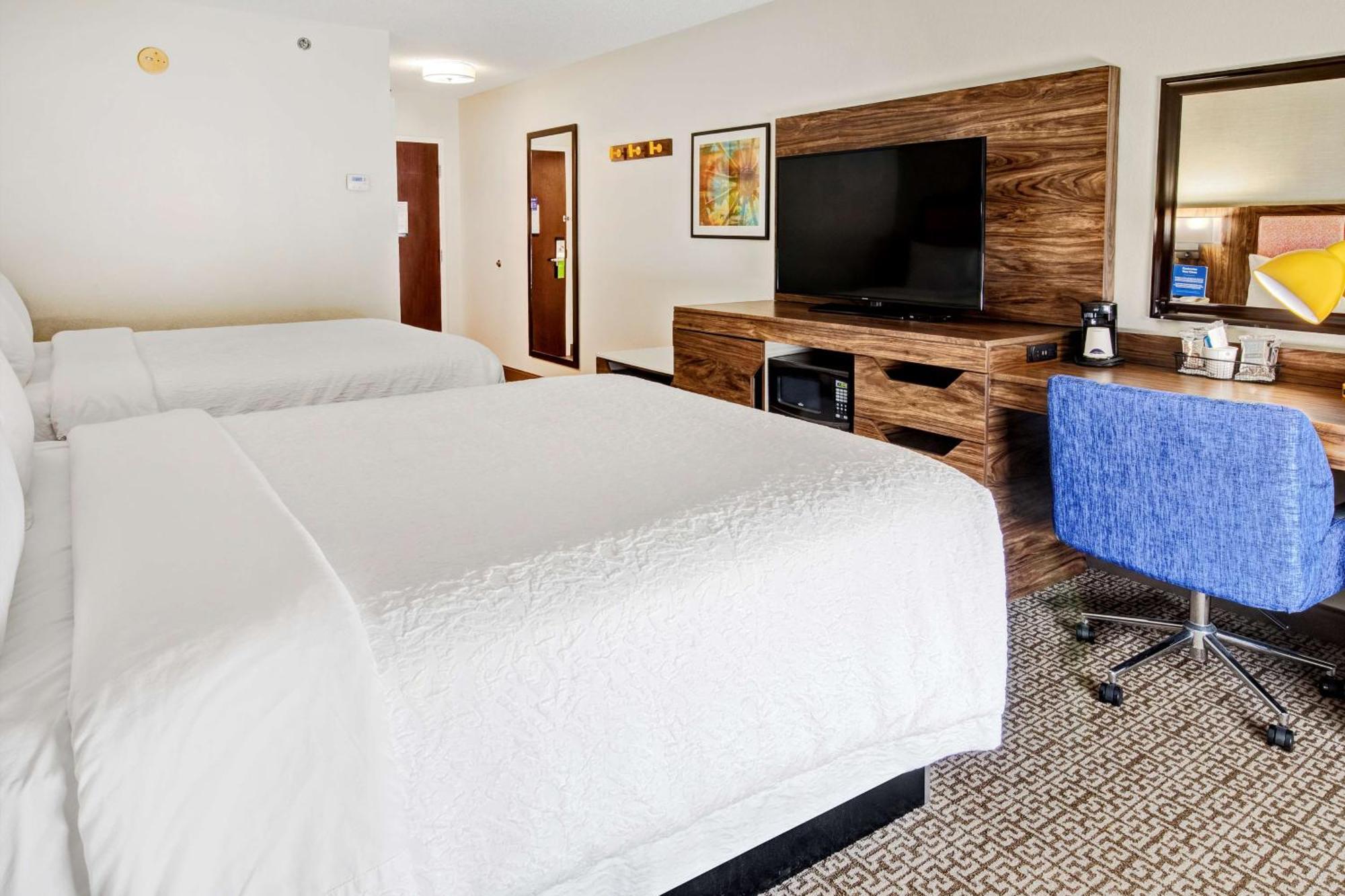 Room with Two Queen Beds - Non-Smoking