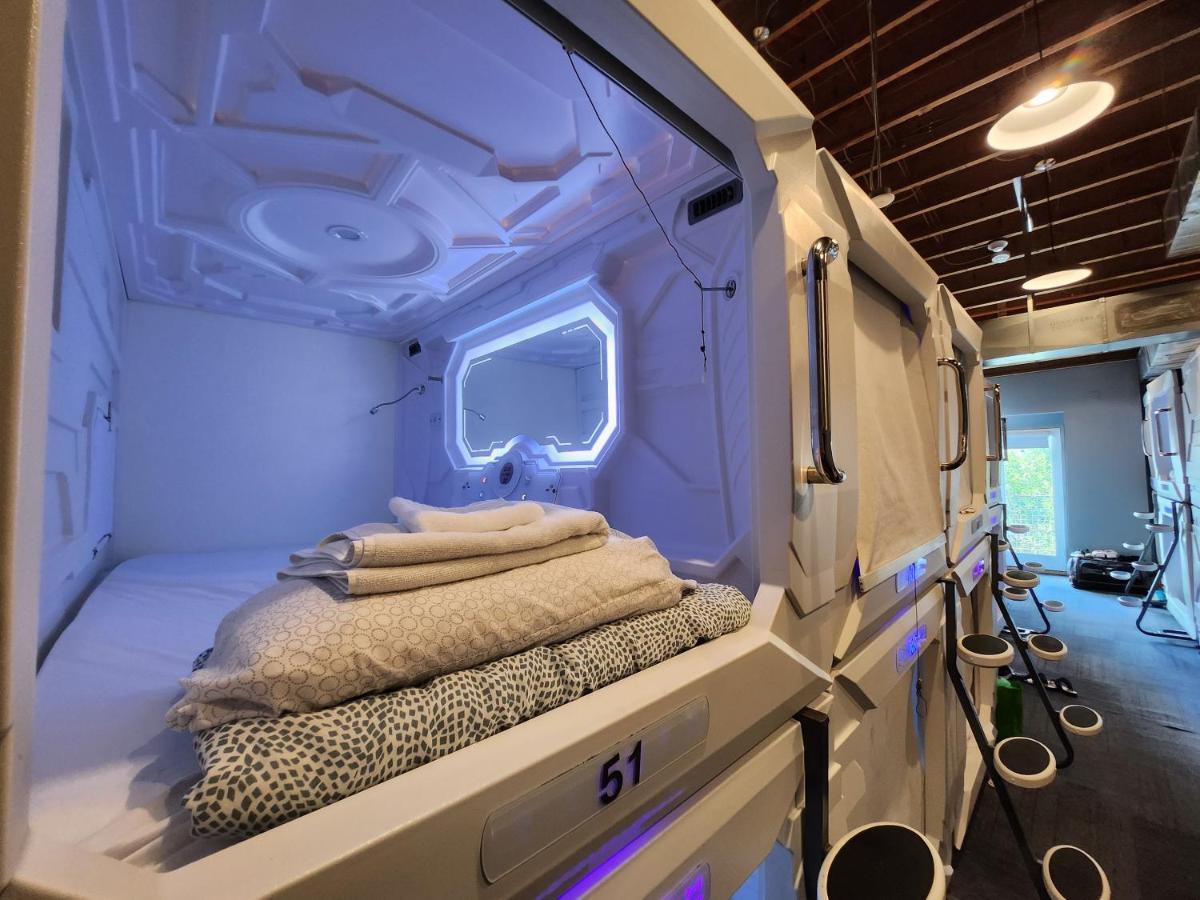 Large Pod Female Room