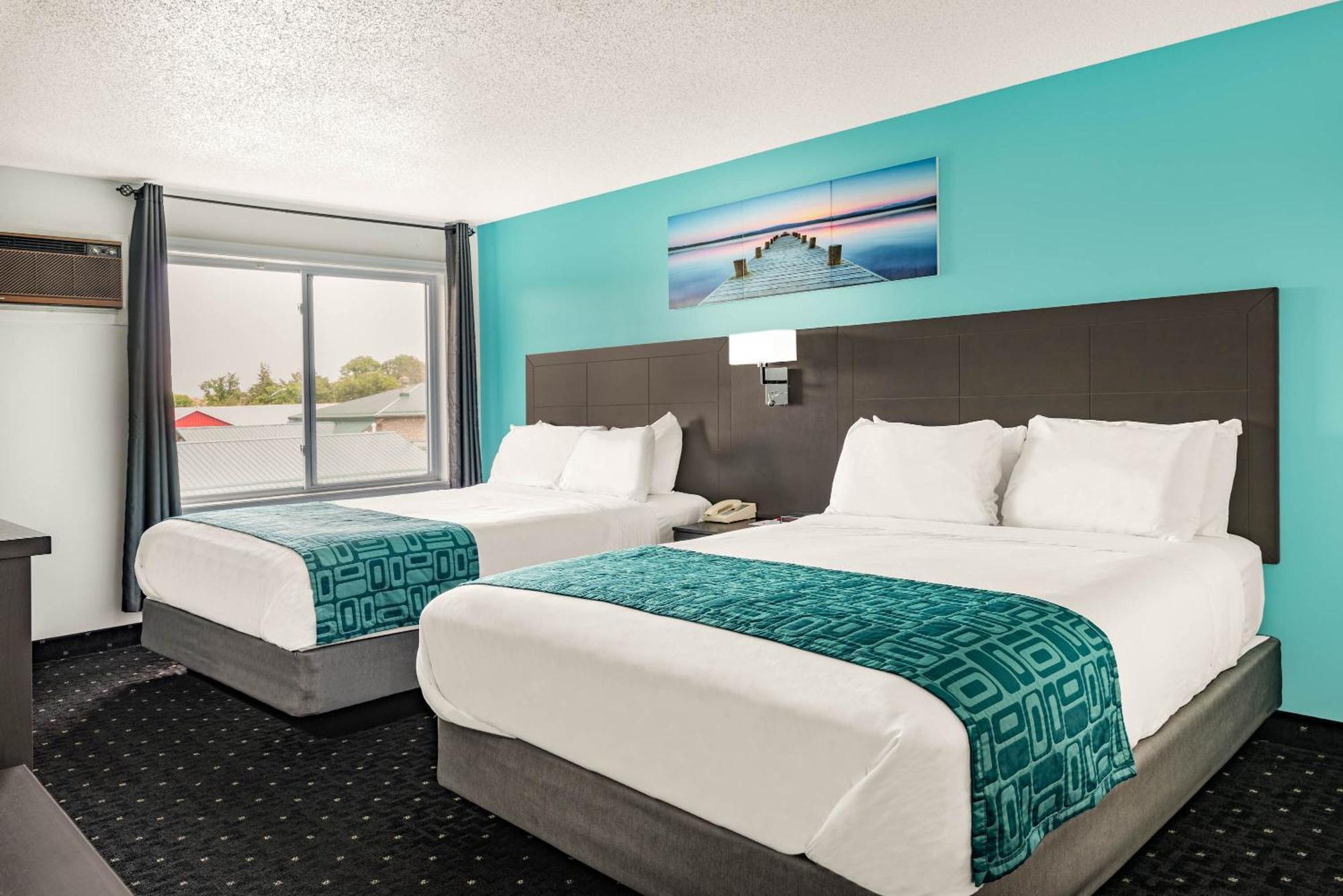 Deluxe Queen Room with Two Queen Beds - Non-Smoking