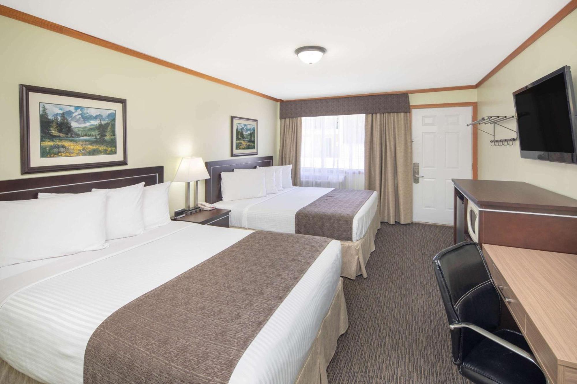 Queen Room Two Queen Beds Non-Smoking