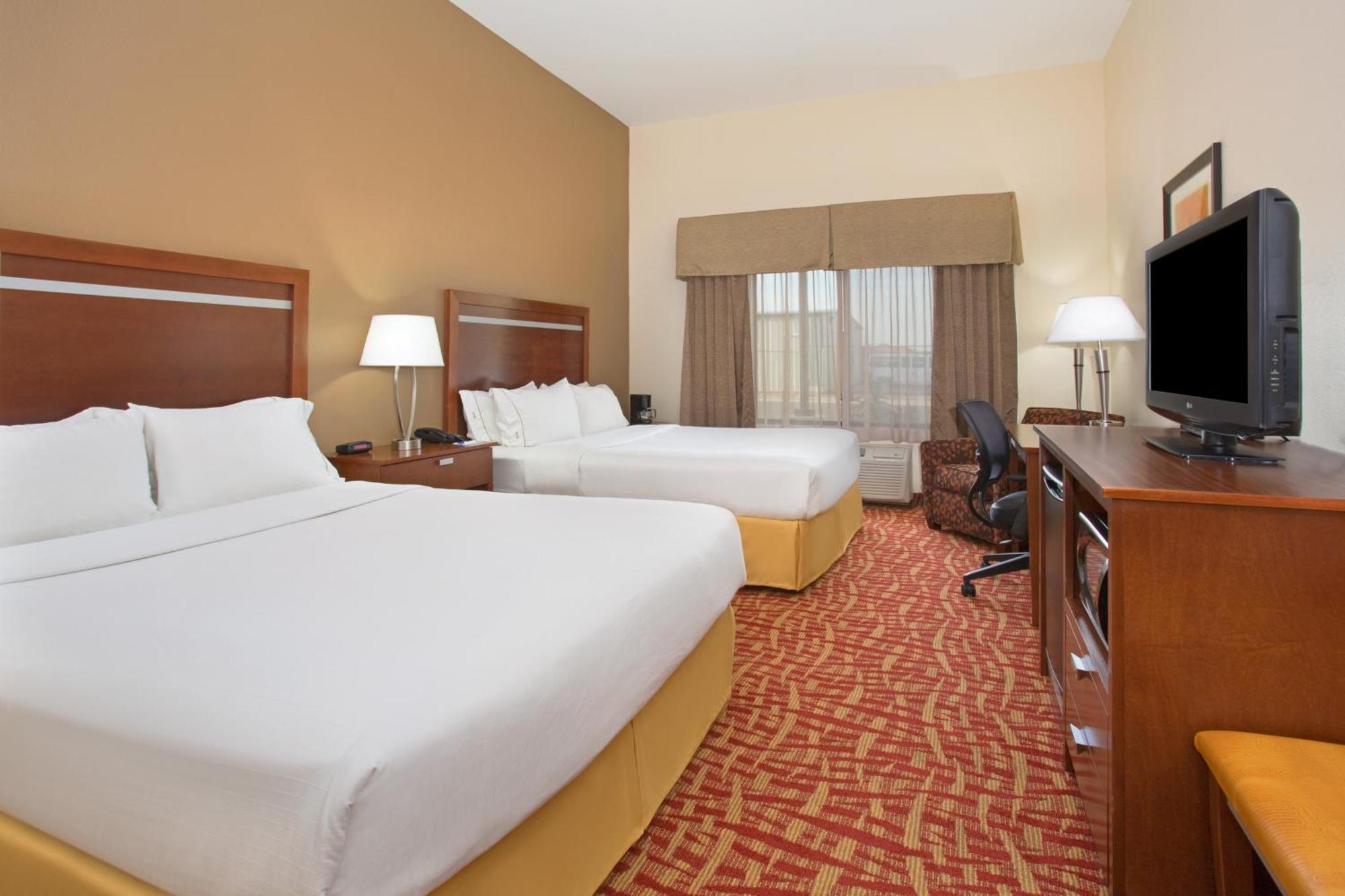 Queen Suite with Two Queen Beds