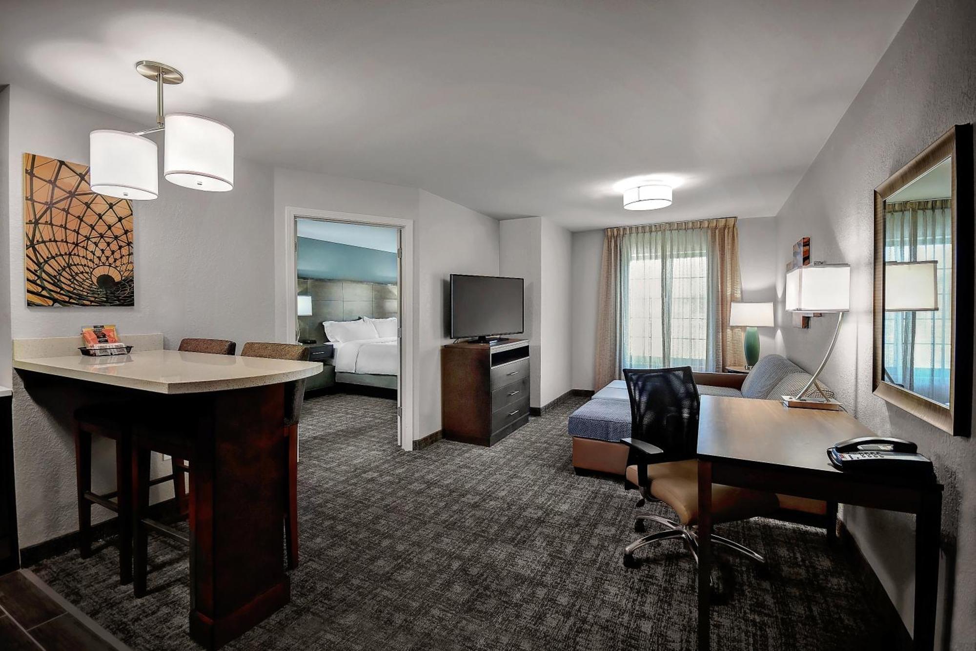 One-Bedroom Suite Single Sofa Bed