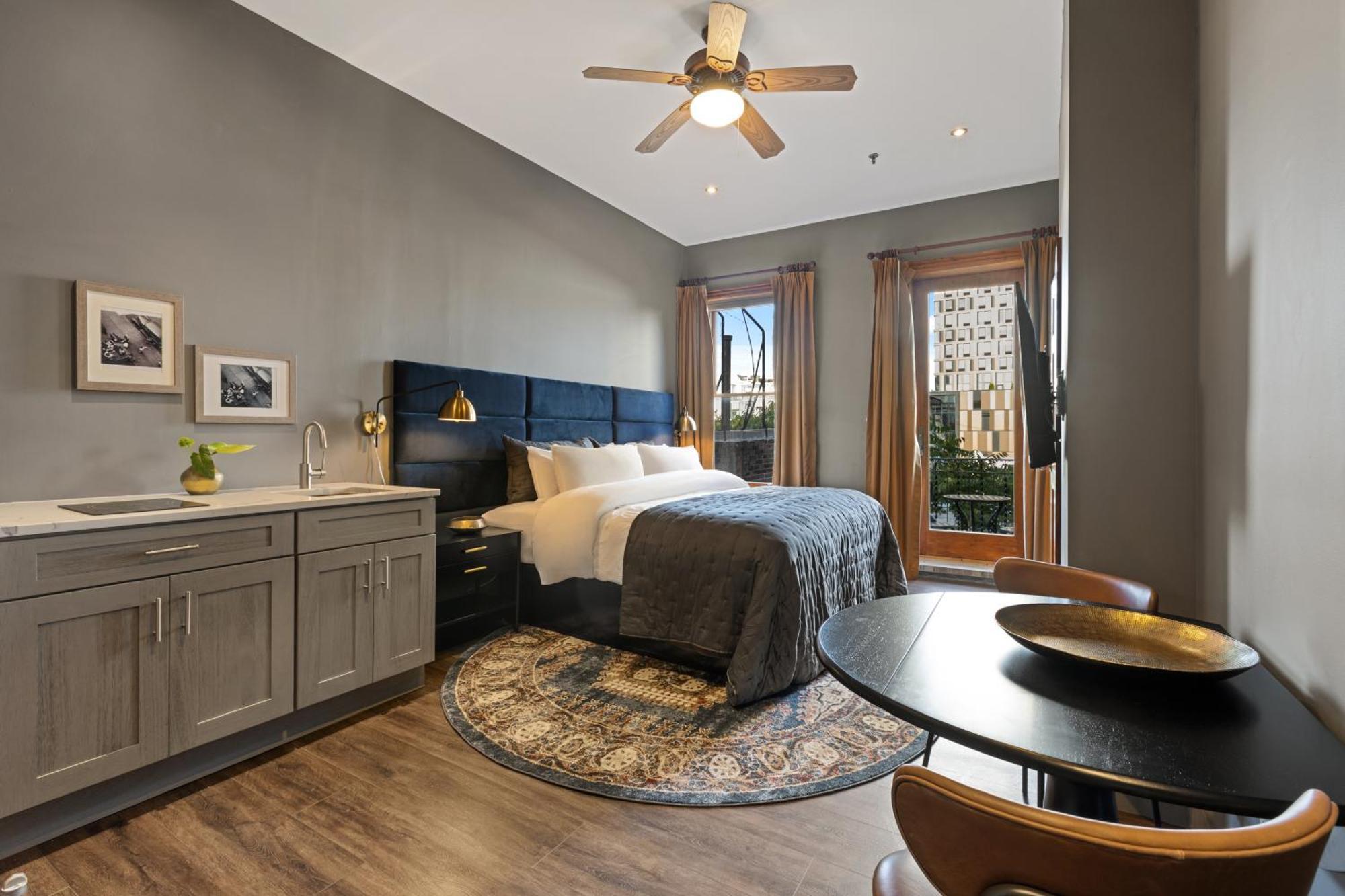 Pied a Terre Shared Balcony