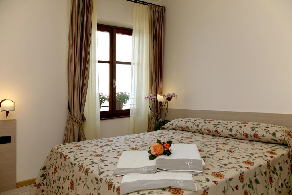 Standard Double Room,135970266:JPEG