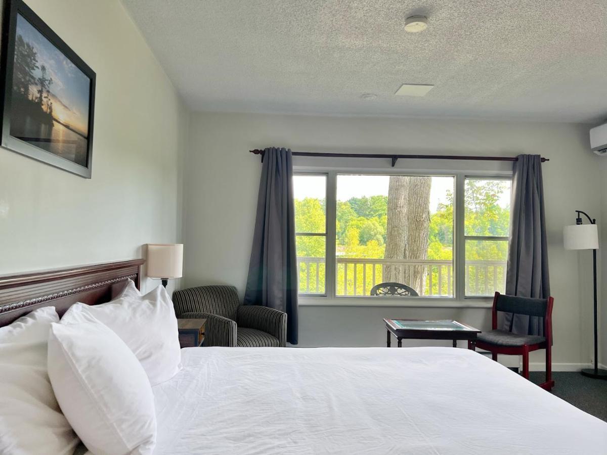 King Room Lake View