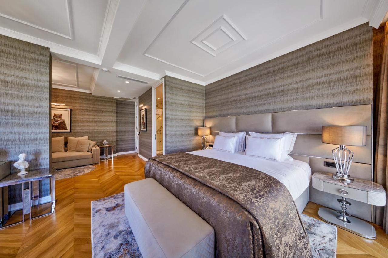 Corner Suite Partially Sea View Balcony