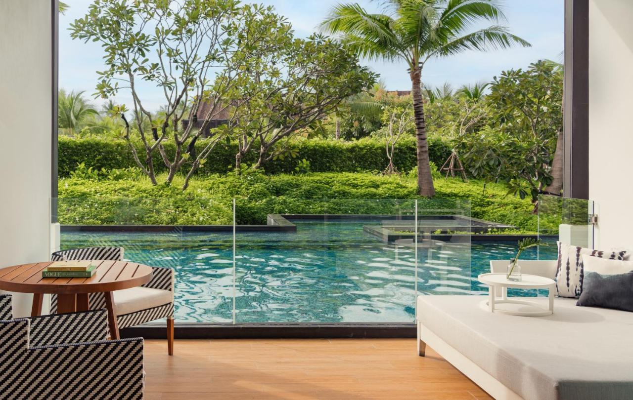 Essential King Room Resort View Pool Access