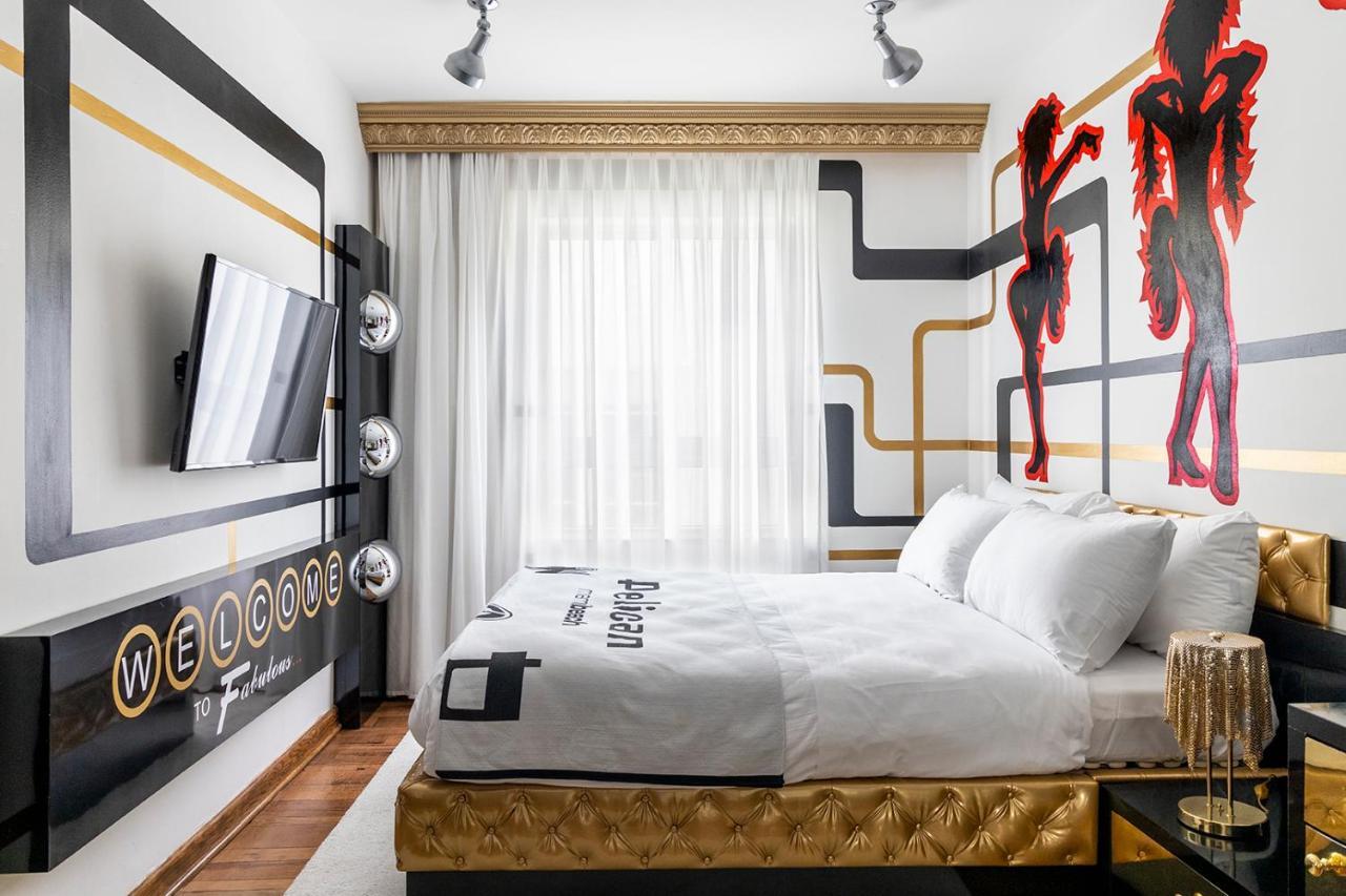 Deluxe Queen Room