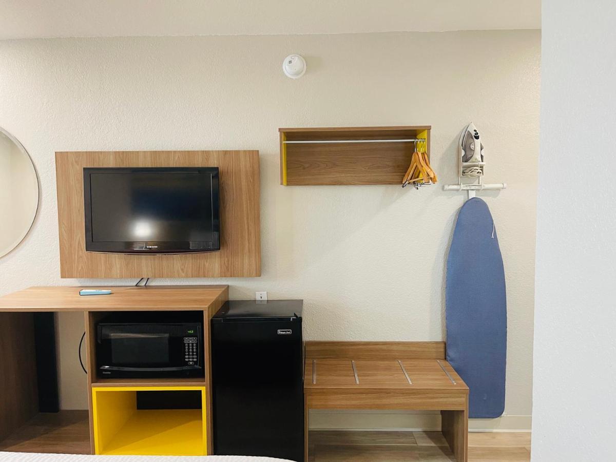 Deluxe Double Room with Two Double Beds - Disability Access - Non-Smoking