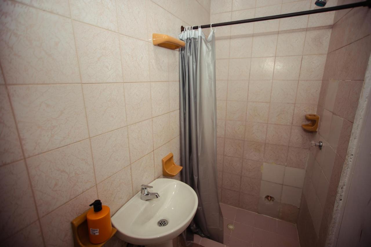 Family Room Private Bathroom