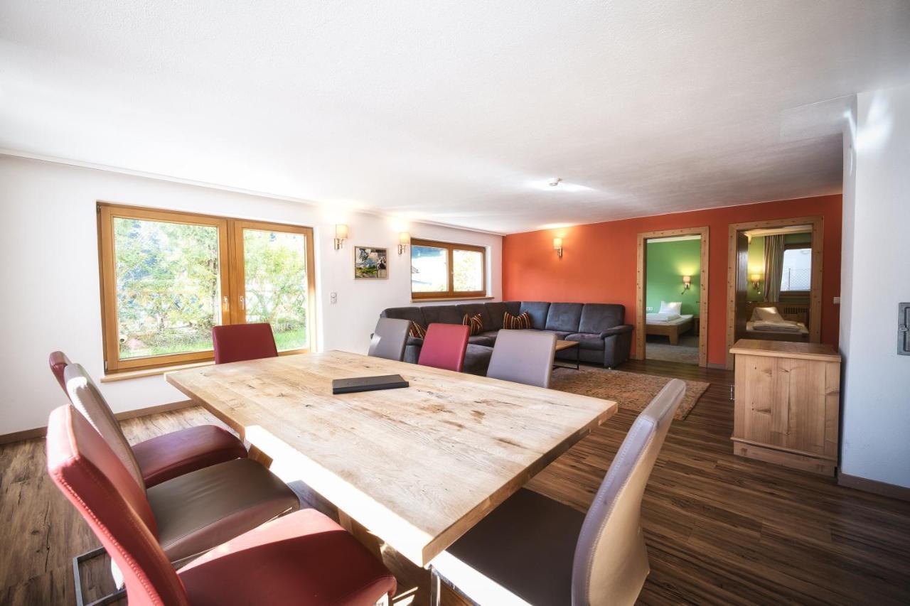 Three-Bedroom Apartment,1293698389:JPEG