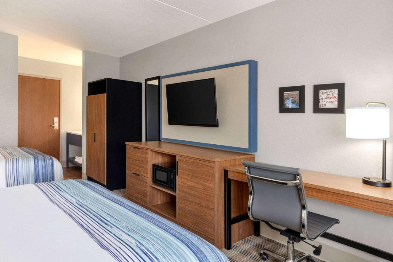 2 Queen Beds Exterior Room Non-Smoking