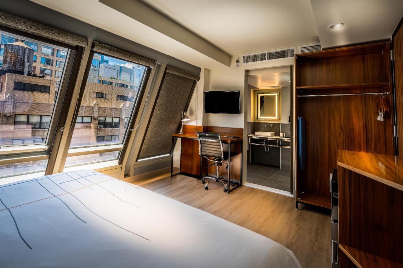 1 King Bed Premier Room Non-Smoking
