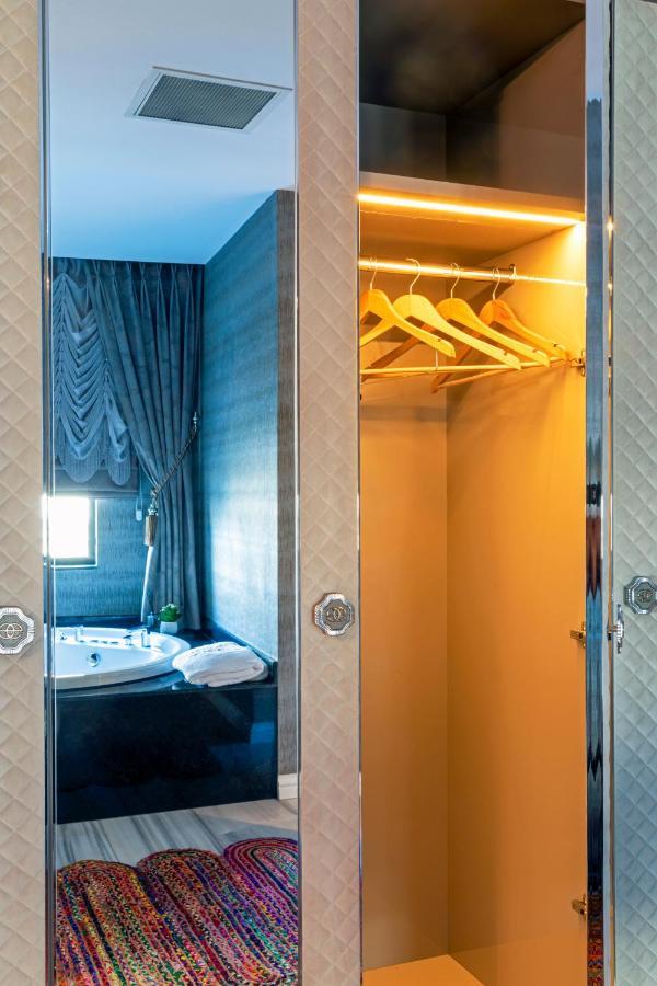 Deluxe Suite Jacuzzi