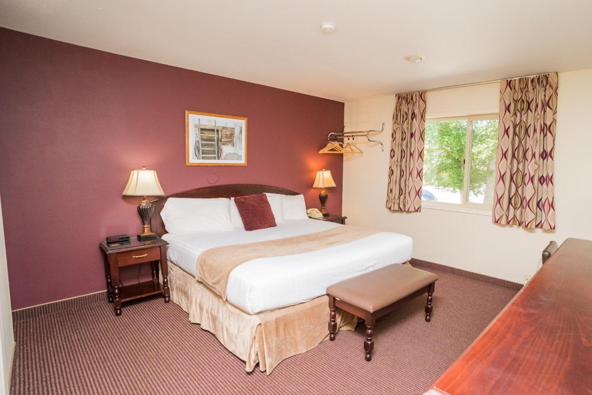 Deluxe King Room