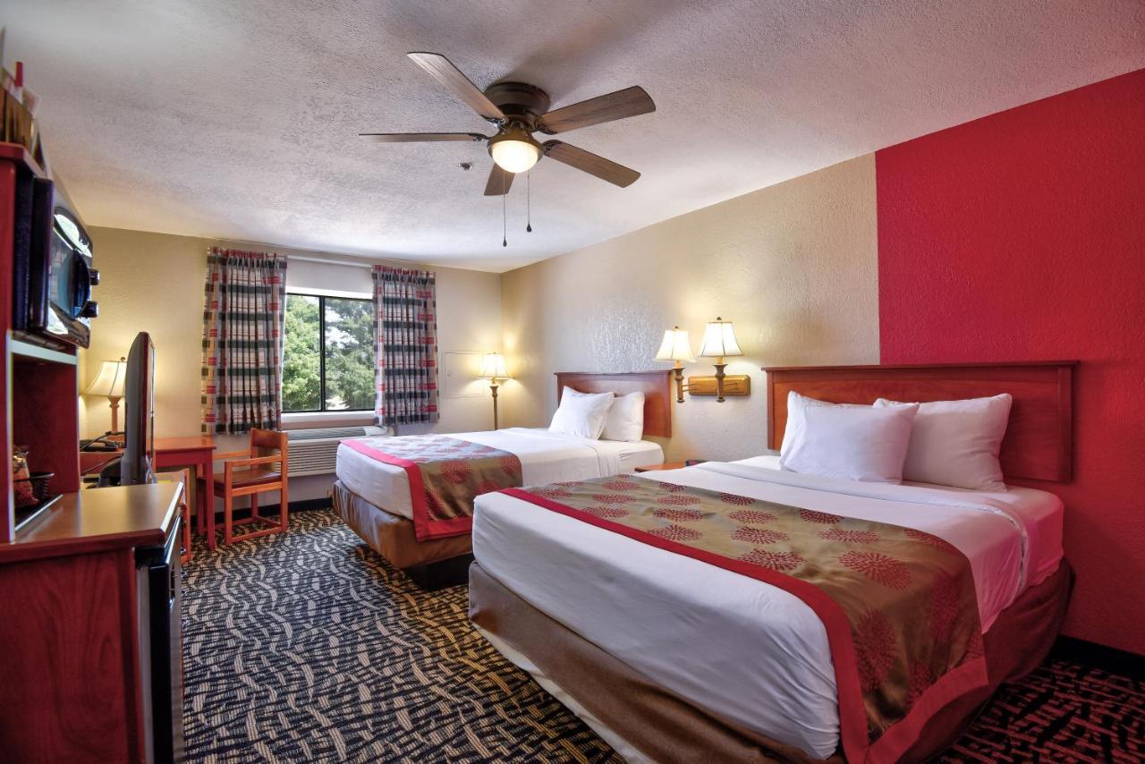 Queen Room Two Queen Beds Non-Smoking